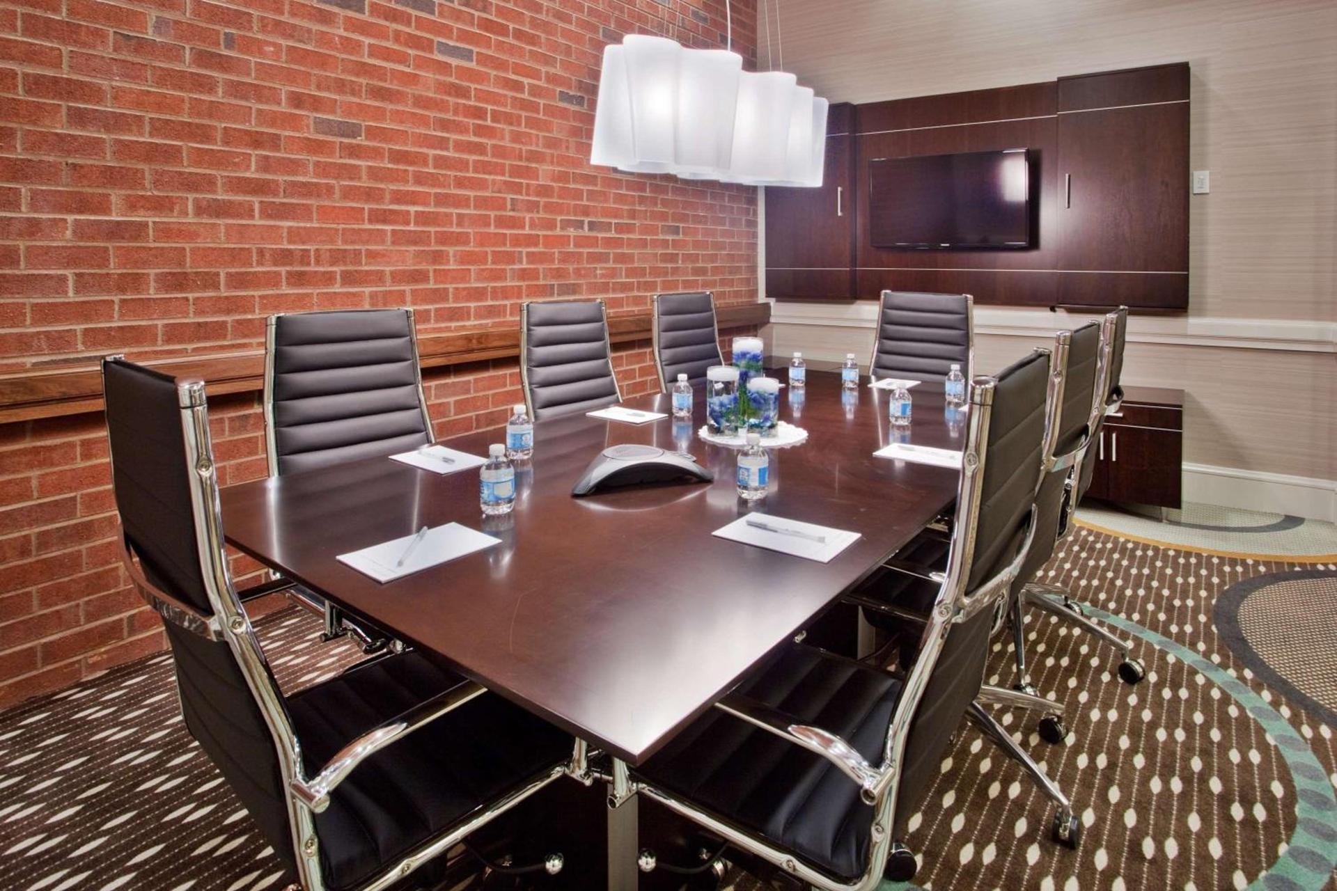 Hampton Inn & Suites Chapel Hill/Carrboro photo 24