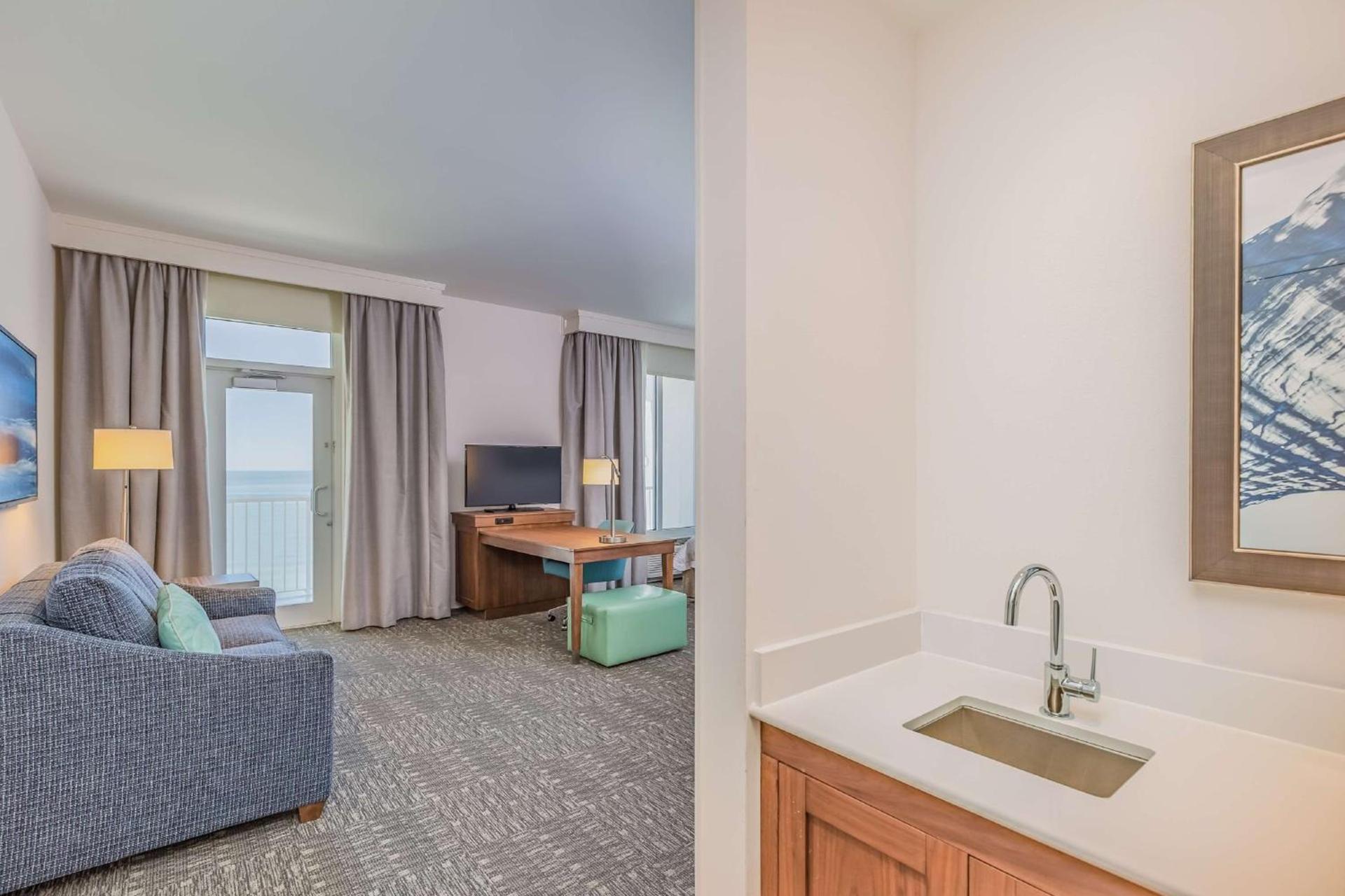 Hampton Inn & Suites Panama City Beach-Beachfront photo 78