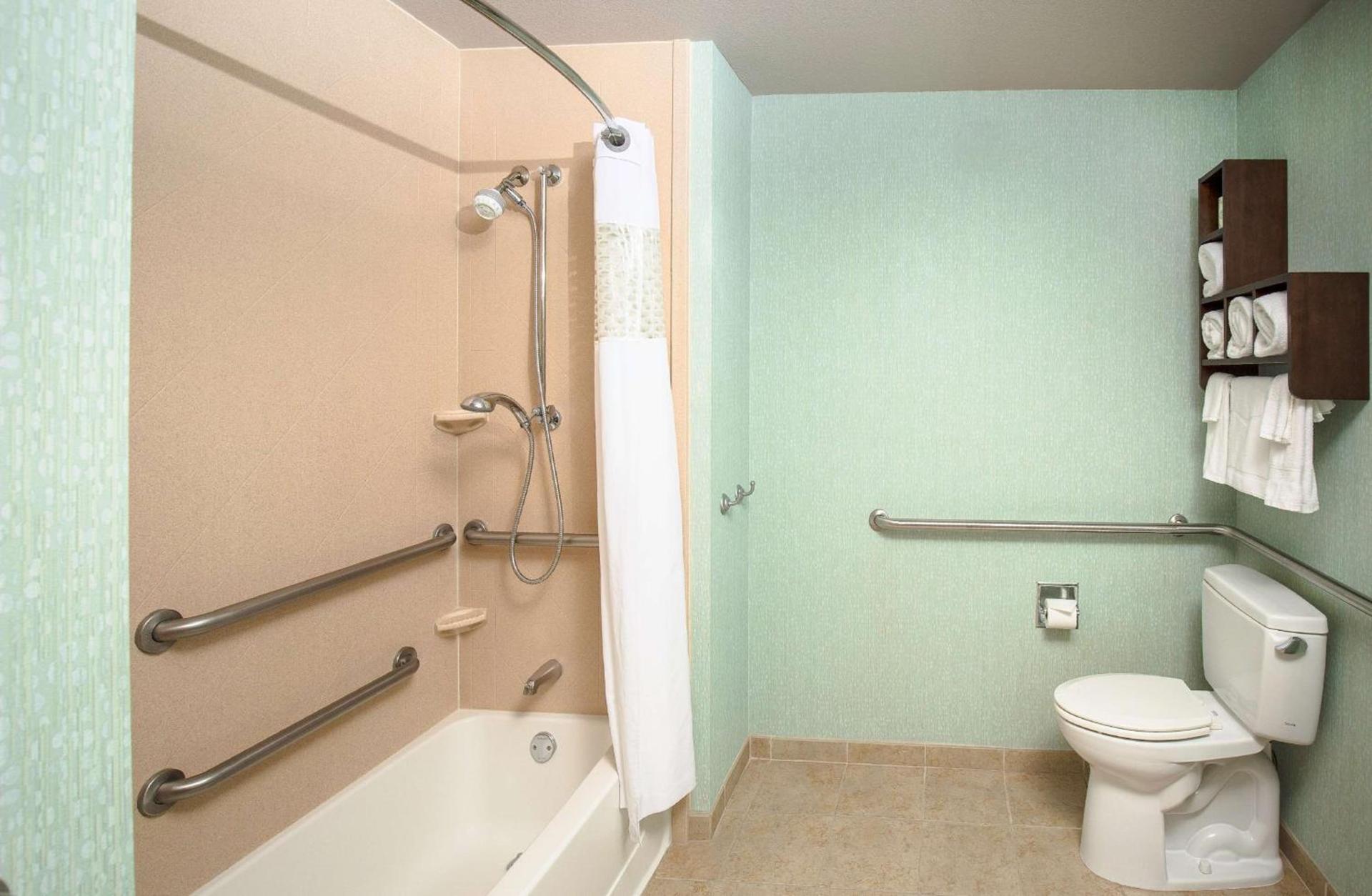 Hampton Inn & Suites Suisun City Waterfront photo 14