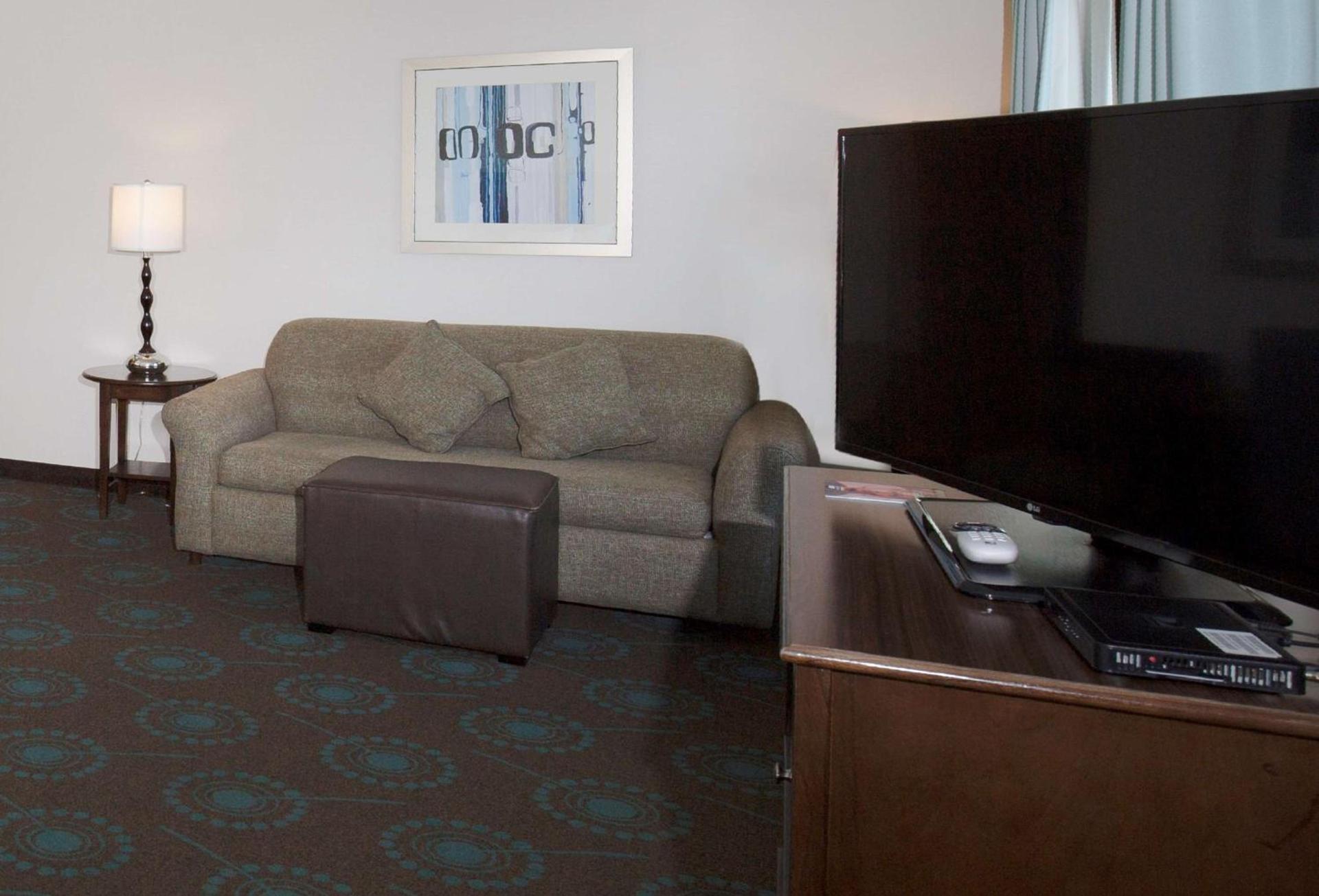 Hampton Inn & Suites Suisun City Waterfront photo 16