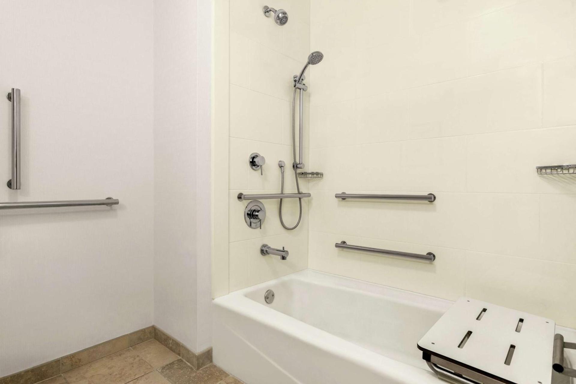 Hampton Inn Athens photo 24