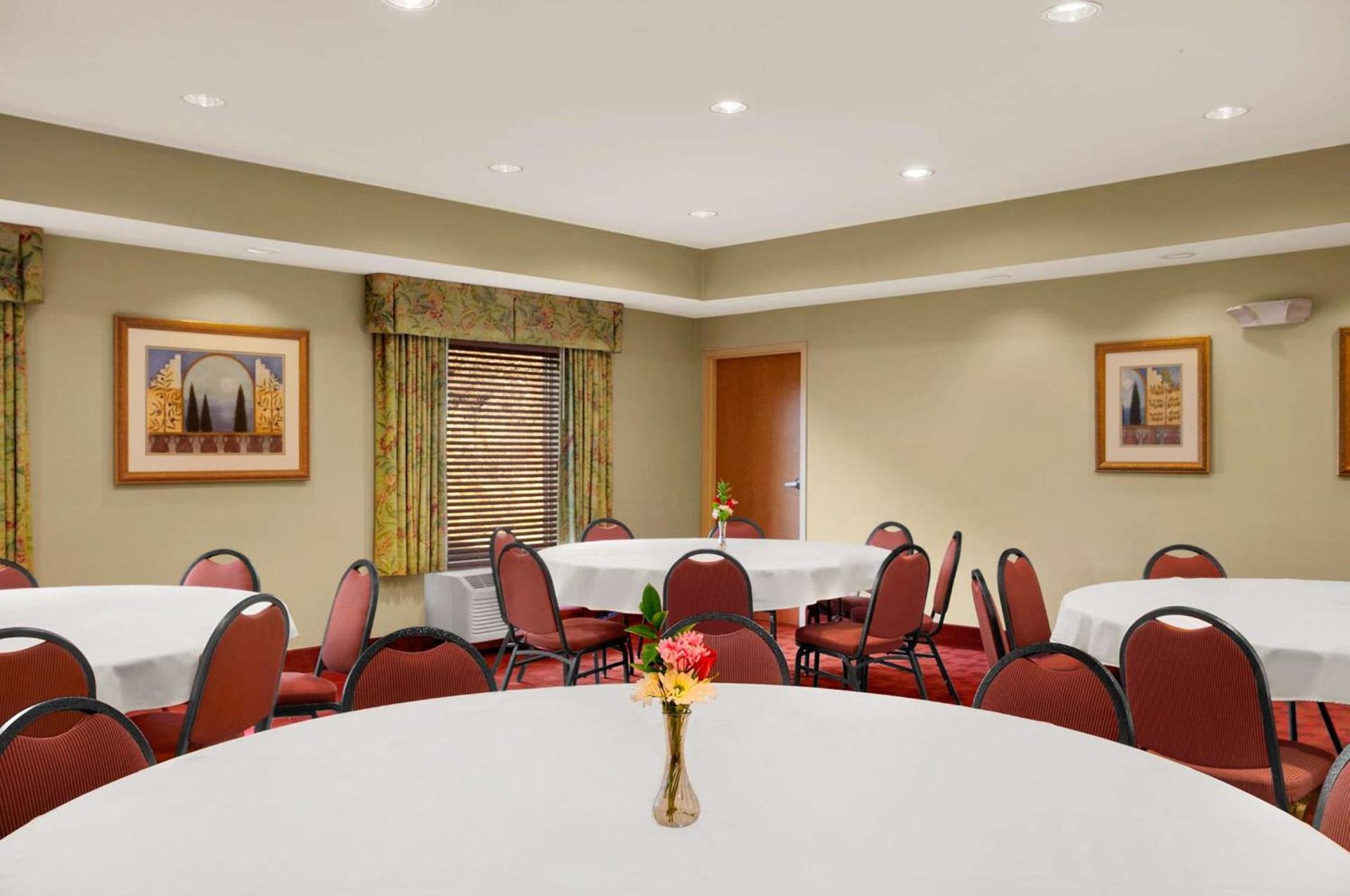 Hampton Inn Athens photo 25