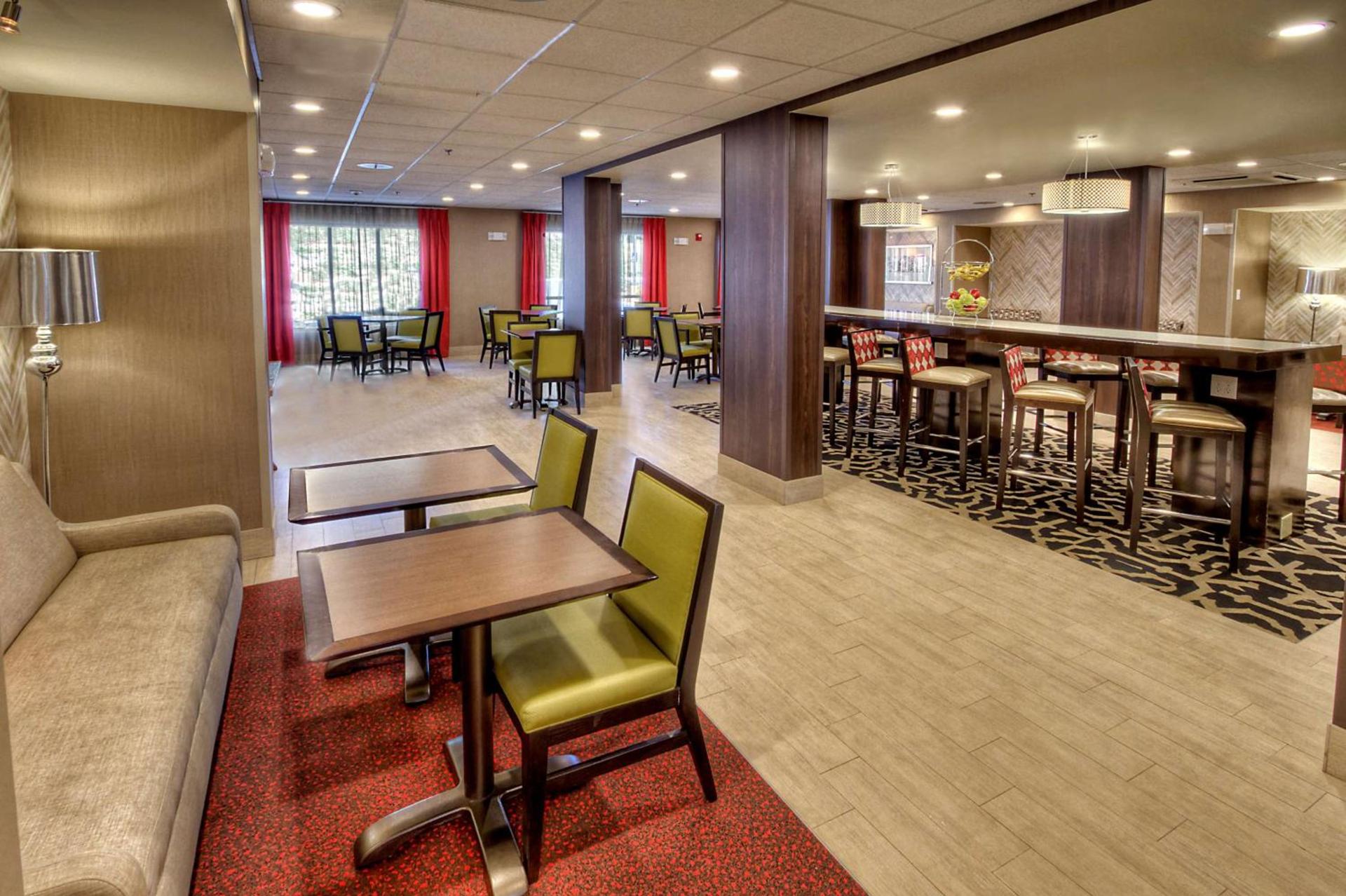 Hampton Inn Cookeville photo 8