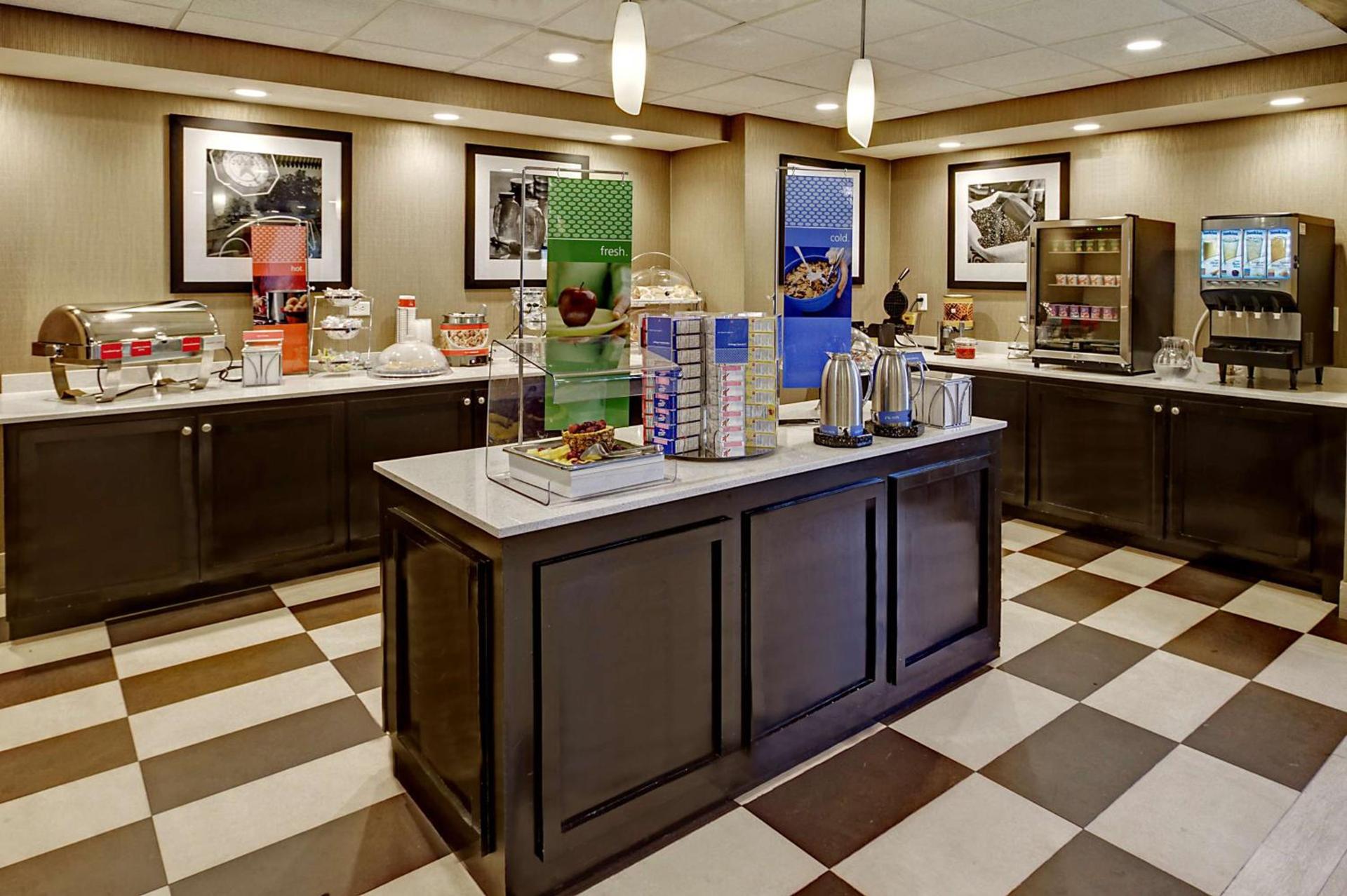 Hampton Inn Cookeville photo 10