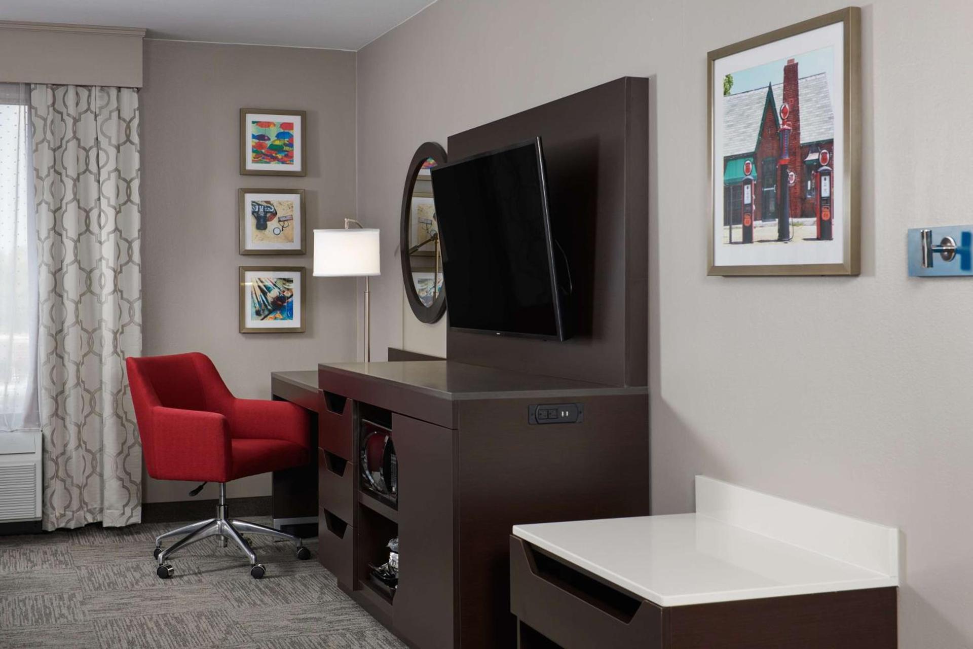 Hampton Inn Bartlesville photo 17
