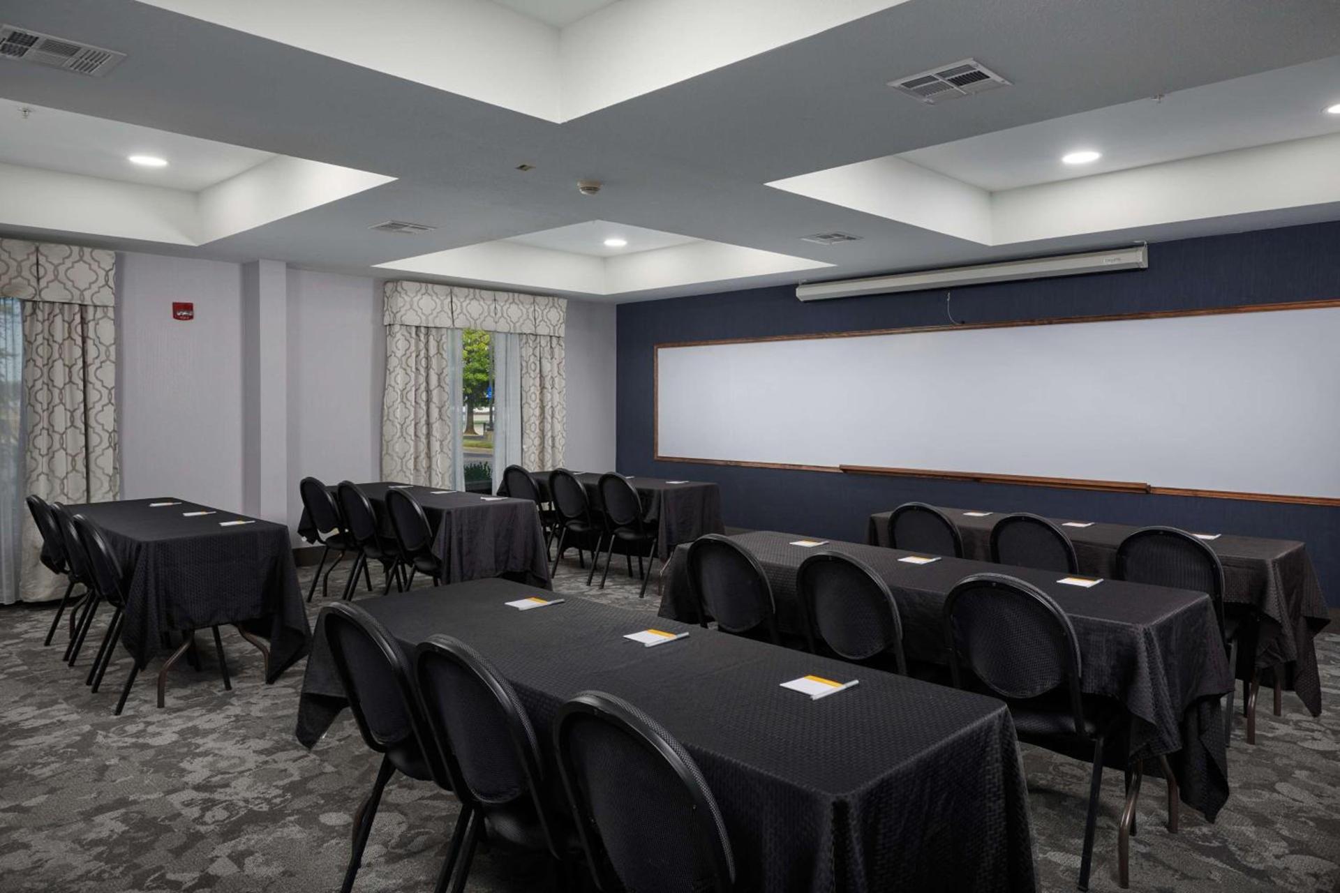 Hampton Inn Bartlesville photo 23