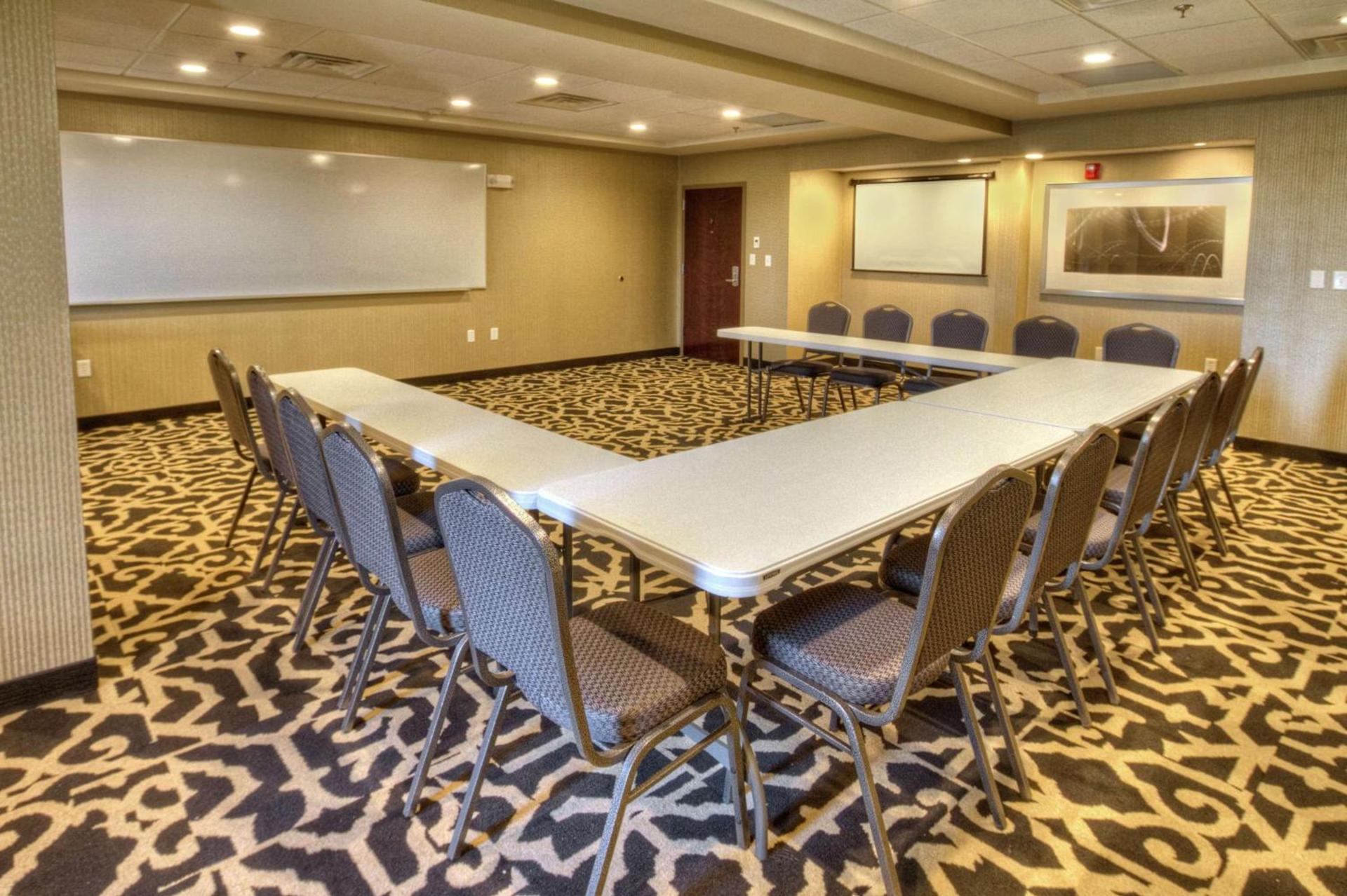 Hampton Inn Cookeville photo 27