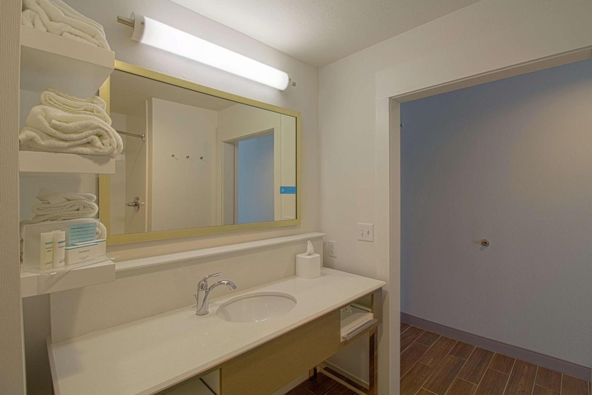 Hampton Inn Crestview South I-10, Fl photo 18