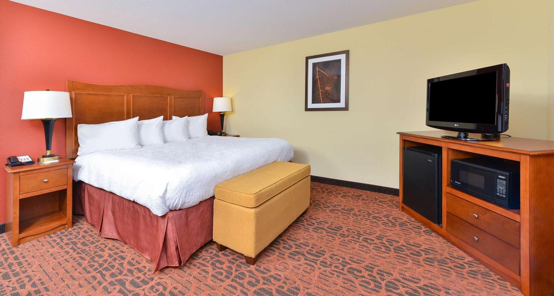 Hampton Inn Clinton photo 51