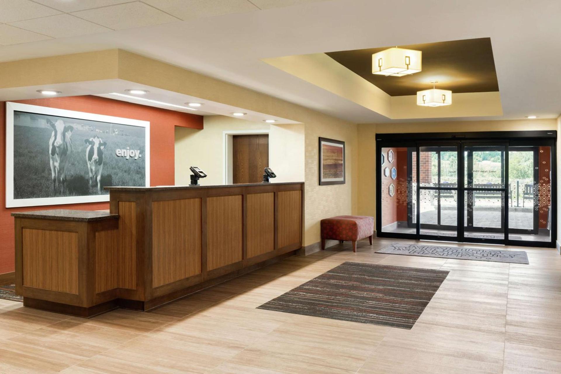 Hampton Inn West Des Moines Lake Drive photo 6