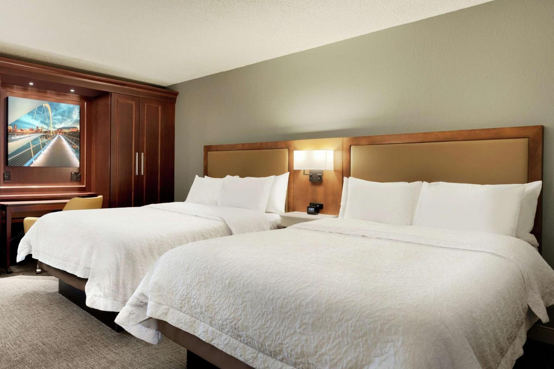 Hampton Inn West Des Moines Lake Drive photo 19