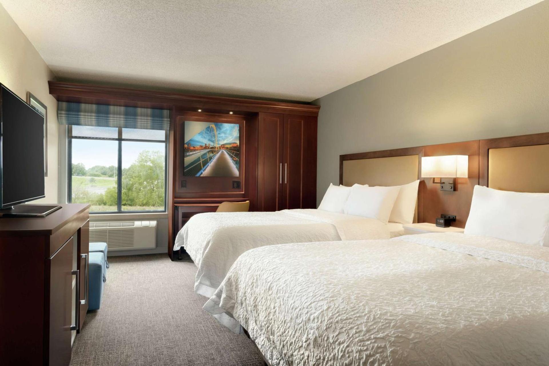 Hampton Inn West Des Moines Lake Drive photo 22