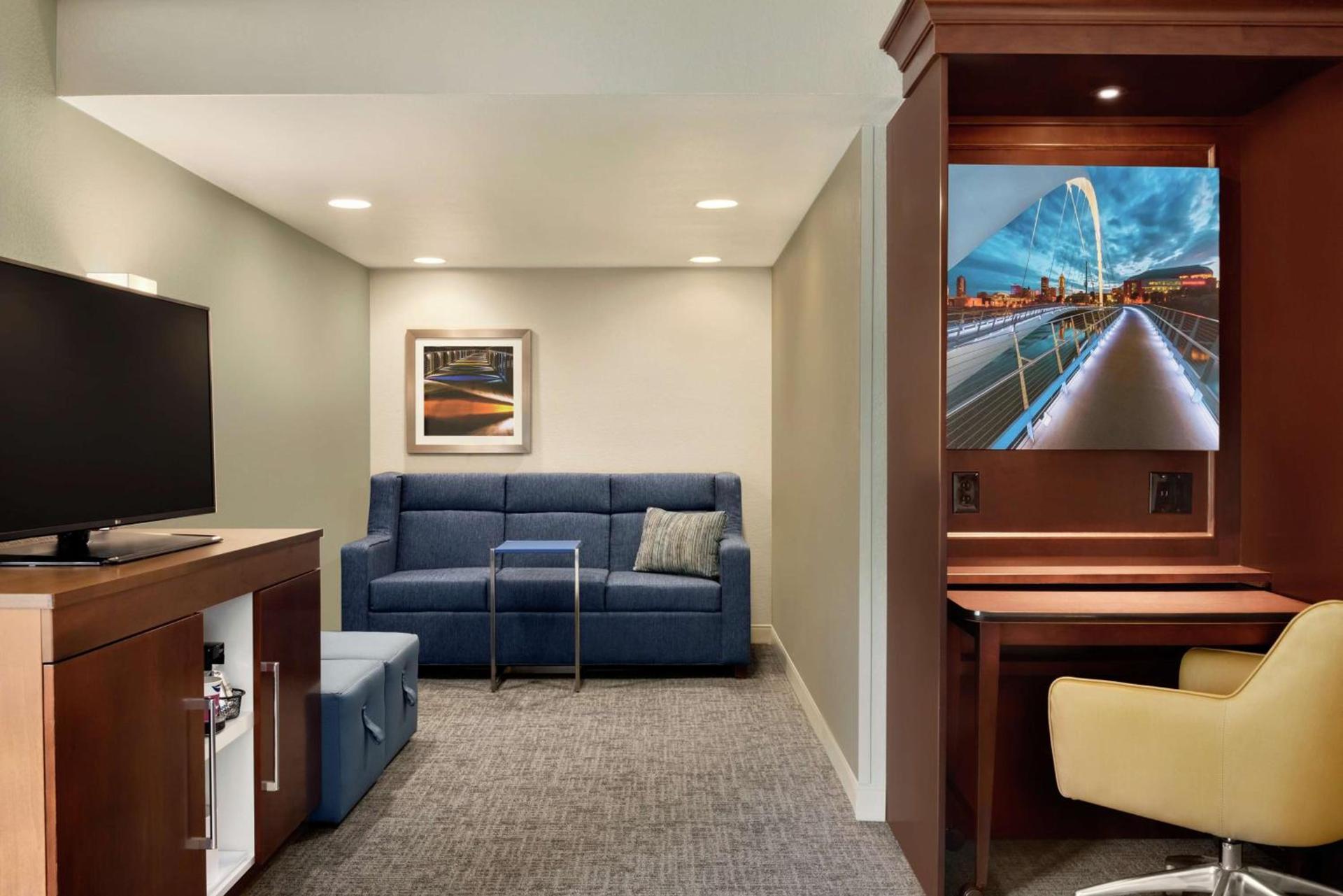 Hampton Inn West Des Moines Lake Drive photo 23
