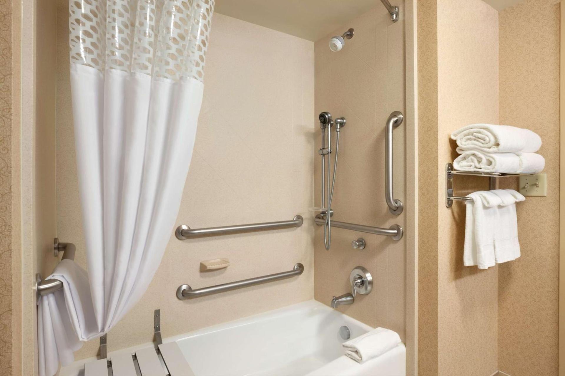 Hampton Inn & Suites East Hartford photo 21