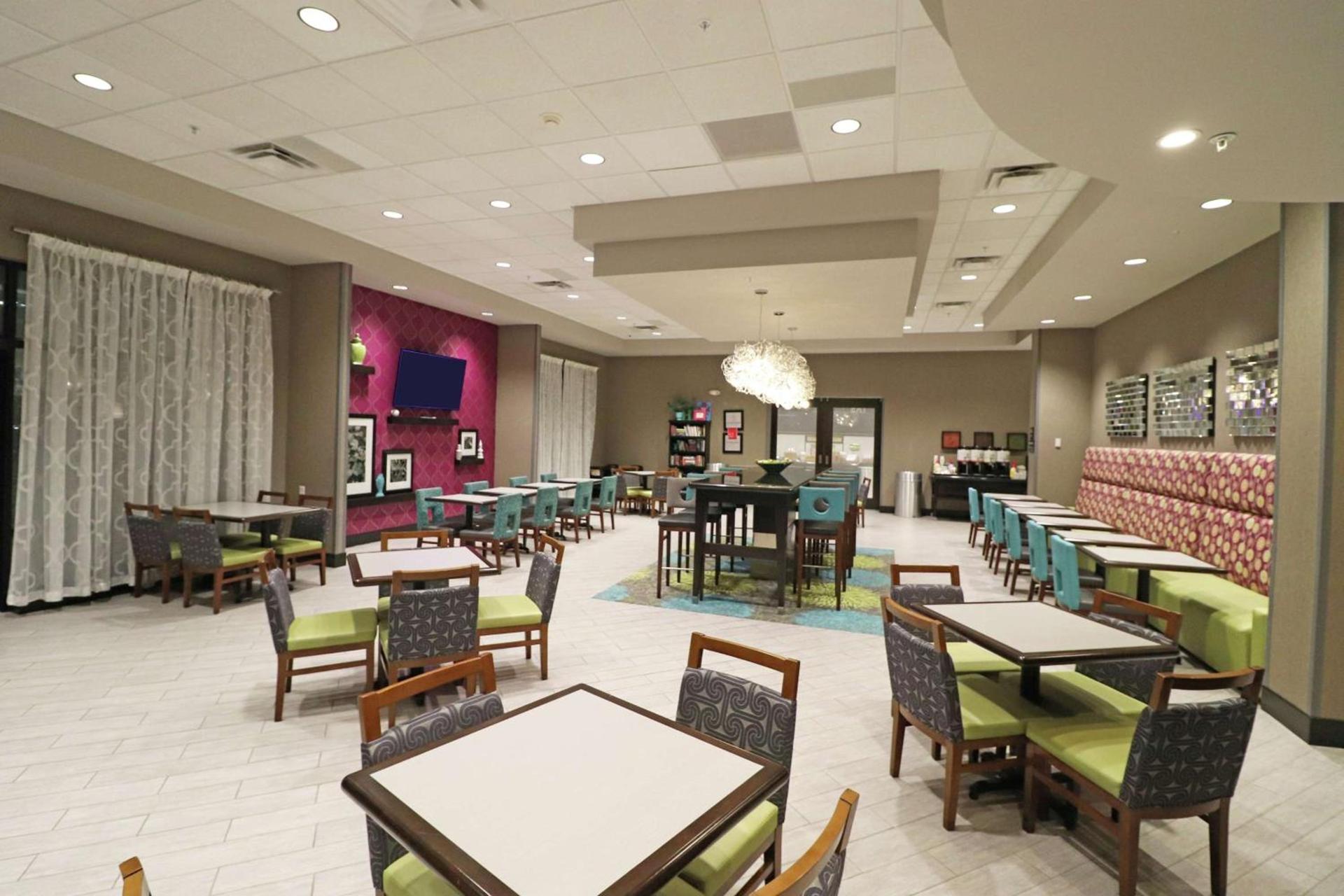Hampton Inn Kearney photo 6