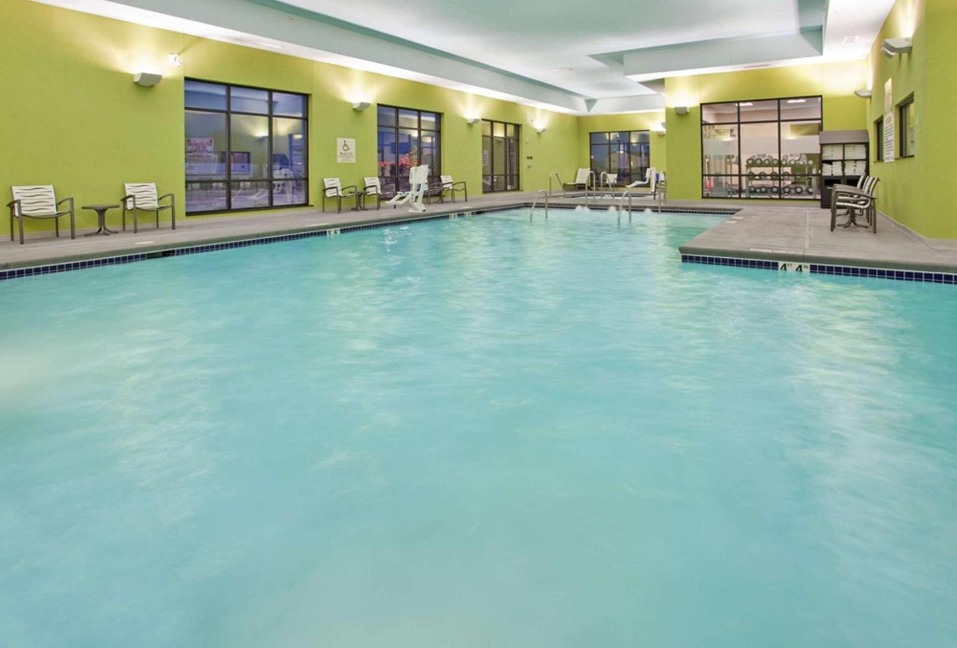 Hampton Inn Kearney photo 12