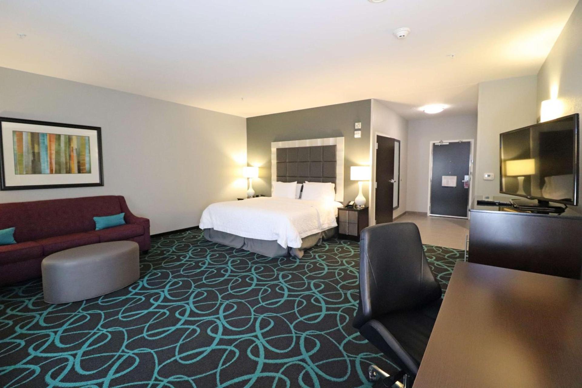 Hampton Inn Kearney photo 35