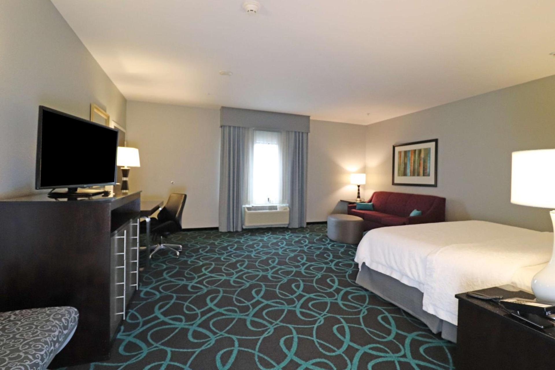 Hampton Inn Kearney photo 37