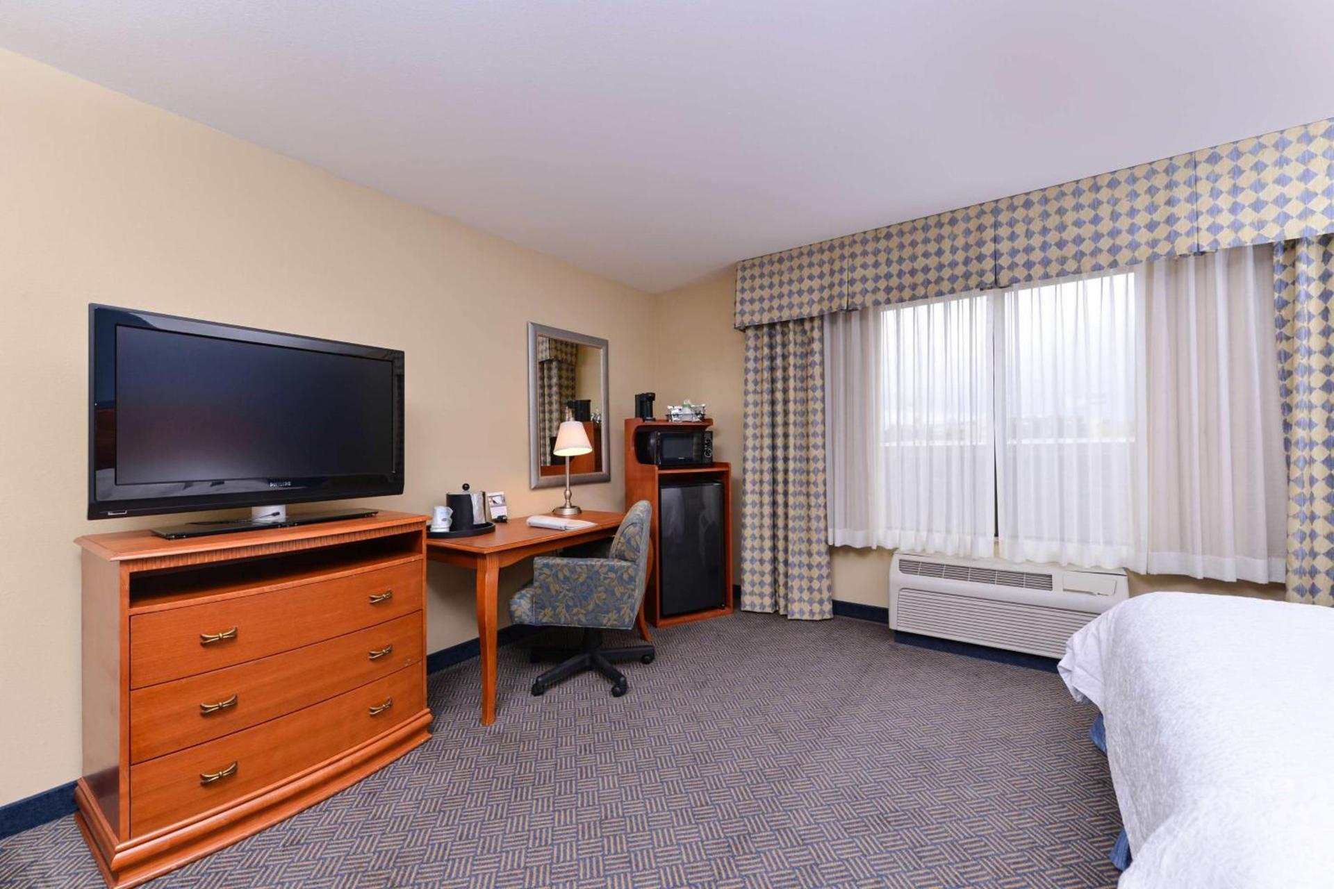 Hampton Inn Evanston photo 32