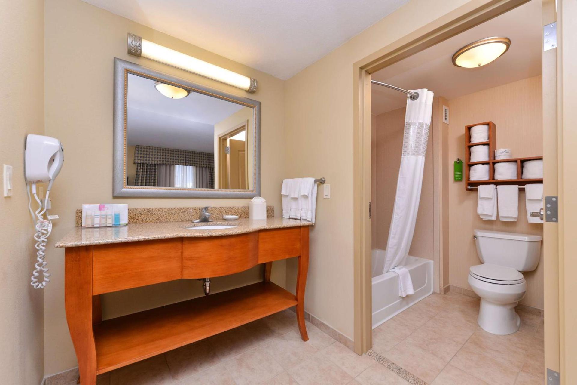 Hampton Inn Evanston photo 37