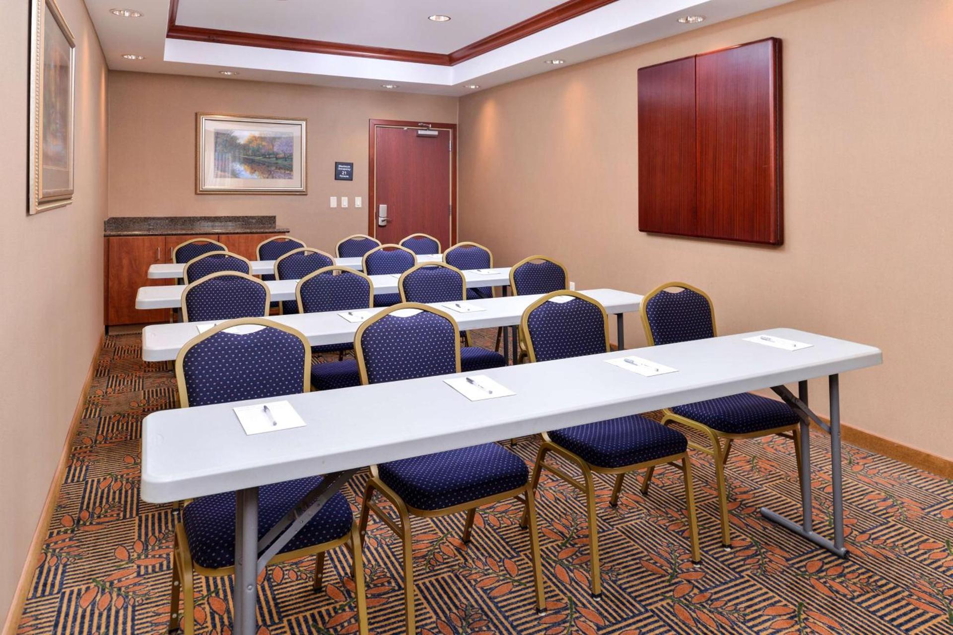 Hampton Inn Evanston photo 44