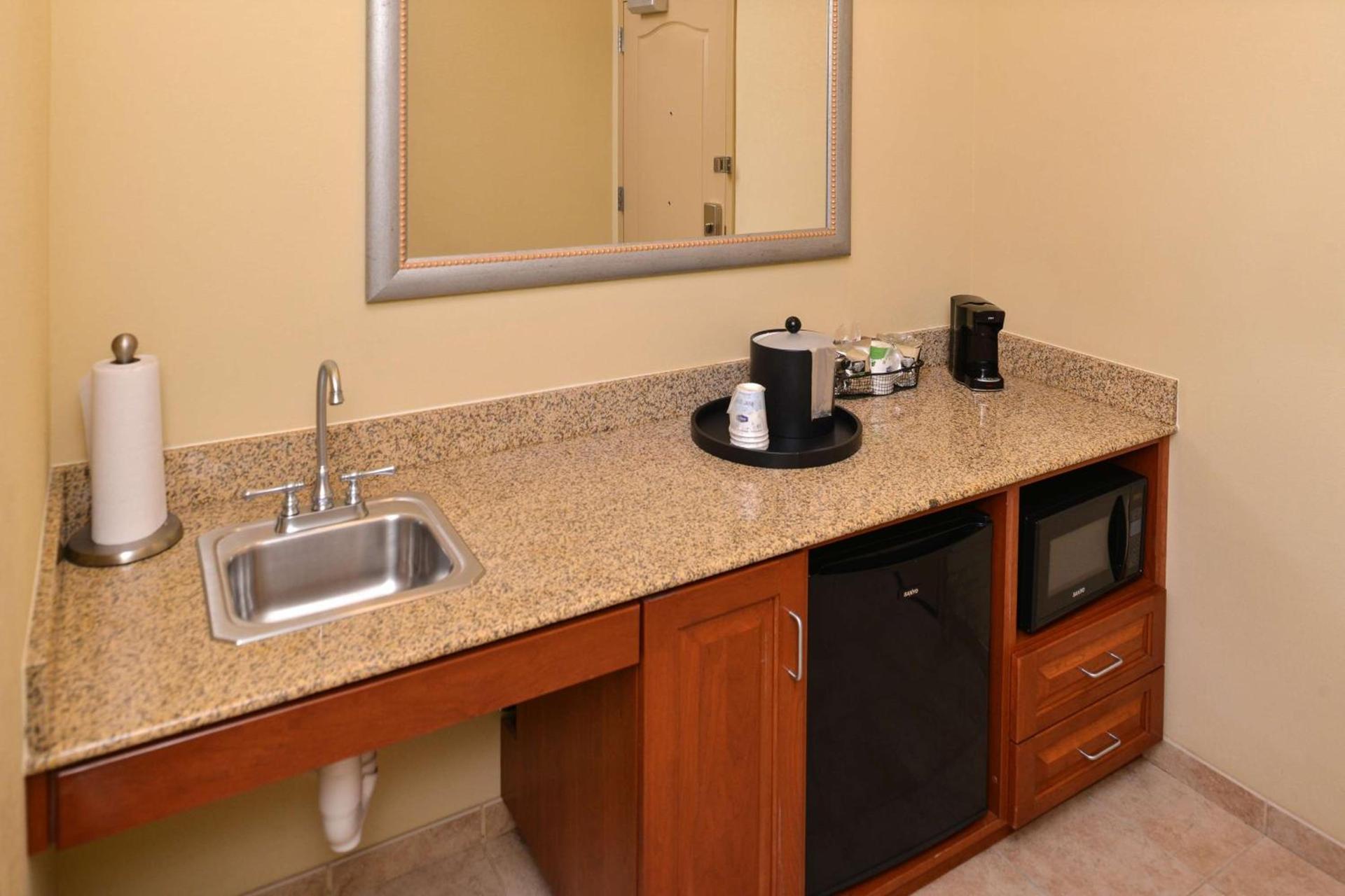 Hampton Inn Evanston photo 45