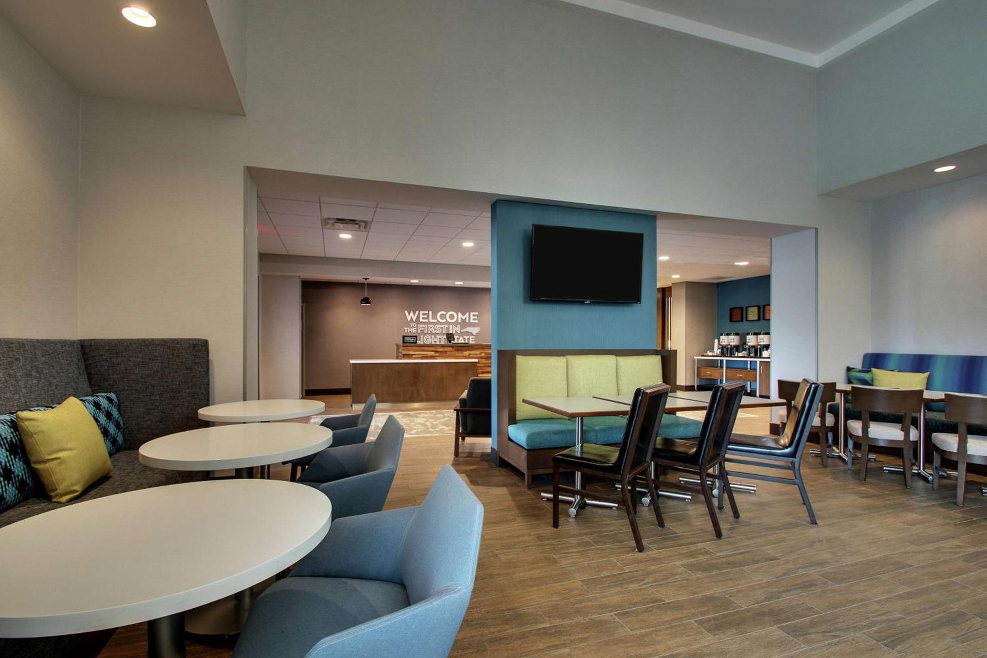 Hampton Inn & Suites By Hilton Southport photo 7