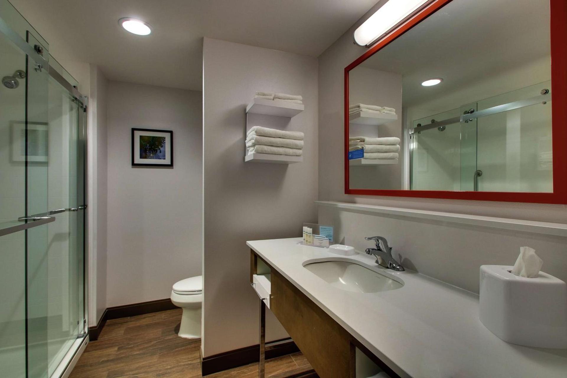 Hampton Inn & Suites By Hilton Southport photo 29