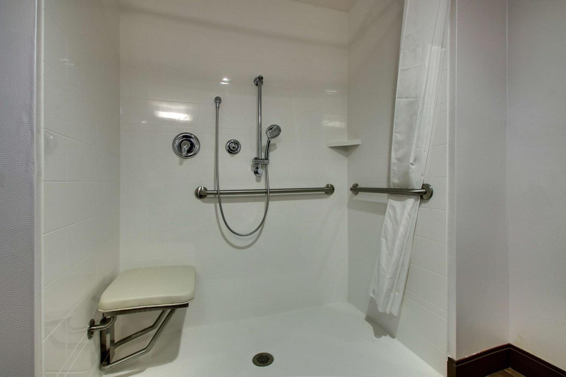 Hampton Inn & Suites By Hilton Southport photo 30