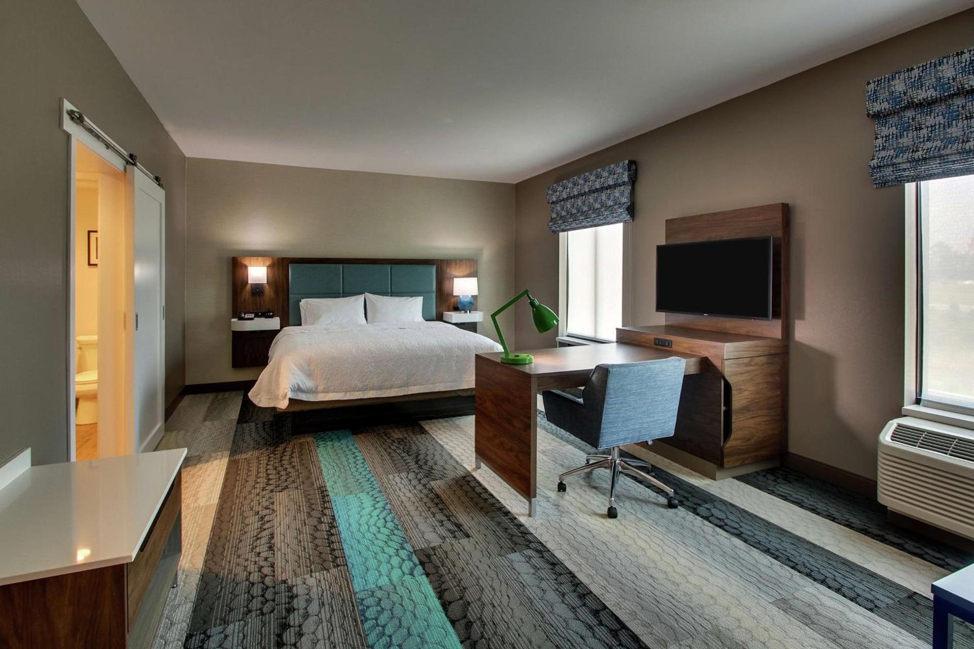 Hampton Inn & Suites By Hilton Southport photo 37