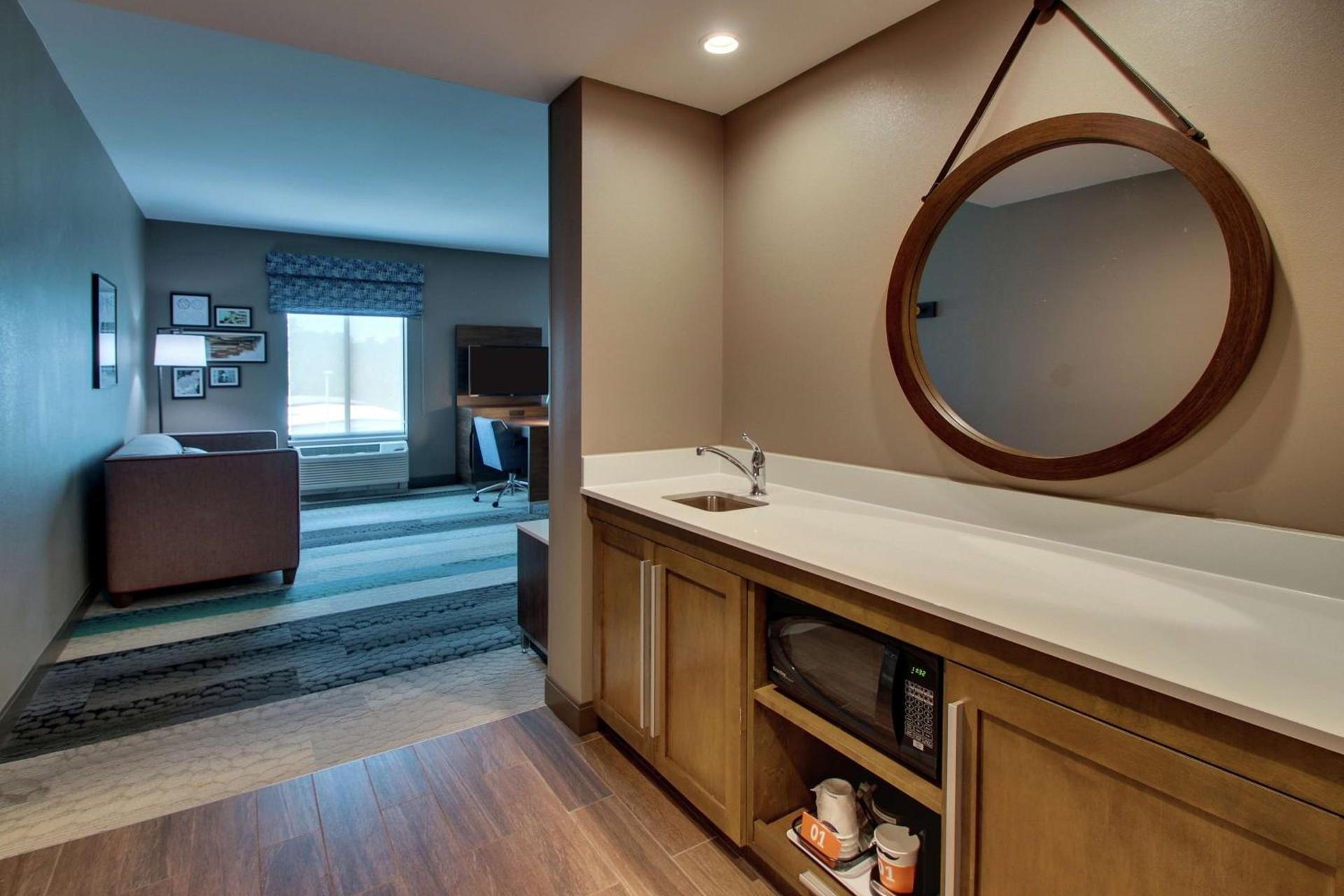 Hampton Inn & Suites By Hilton Southport photo 52