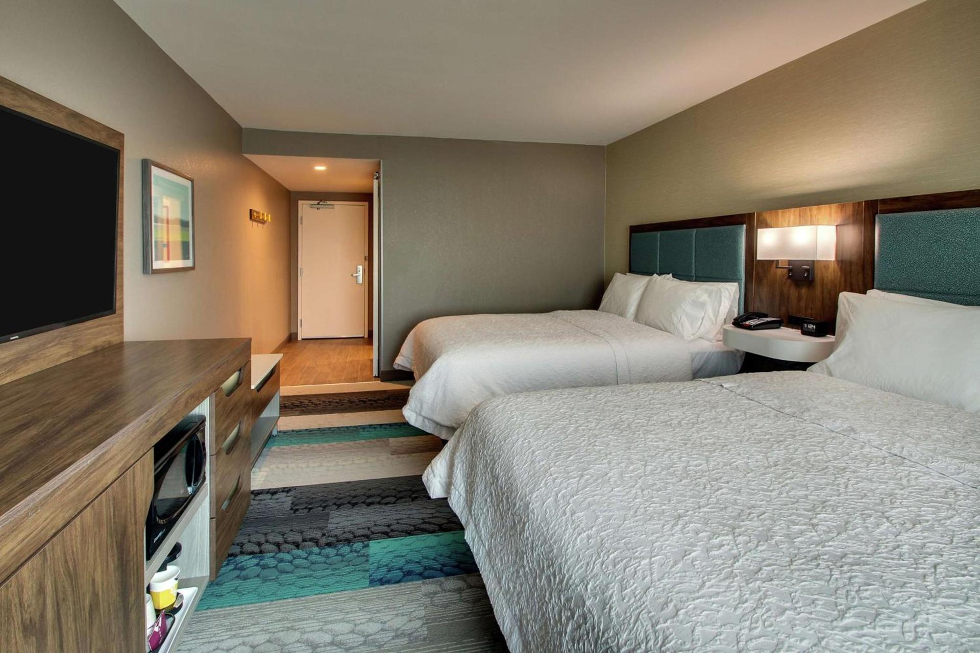 Hampton Inn & Suites By Hilton Southport photo 56