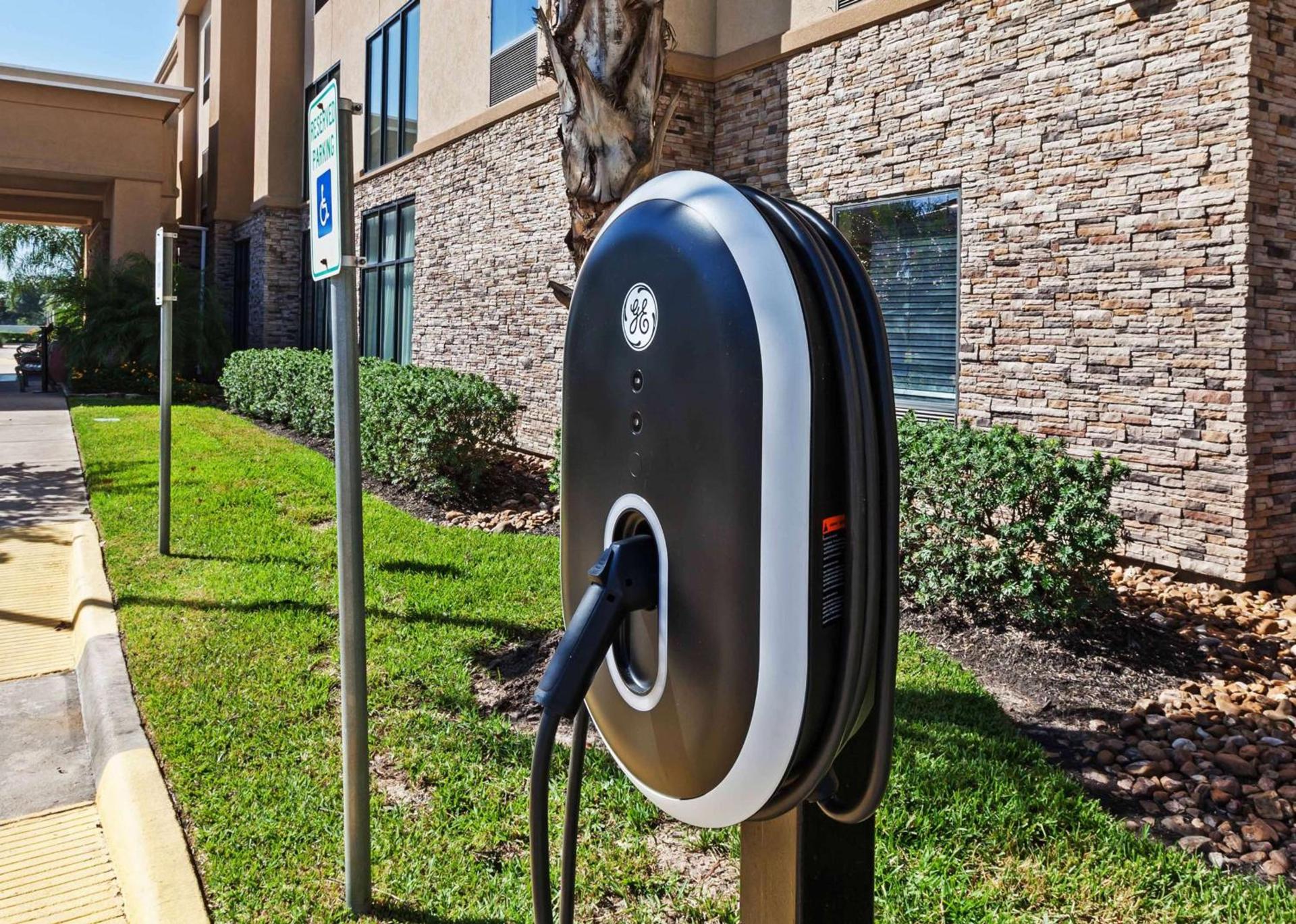 Hampton Inn and Suites Lake Jackson-Clute photo 2