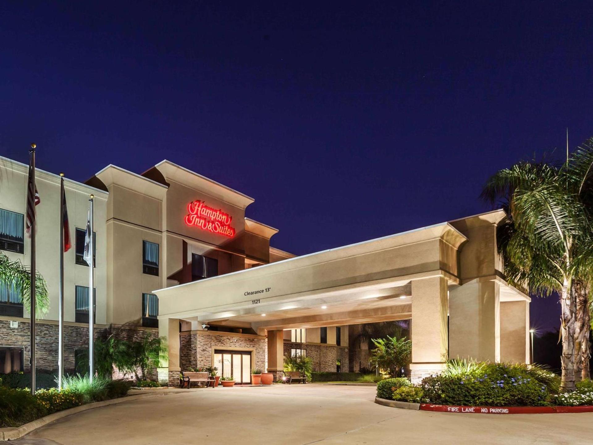 Hampton Inn and Suites Lake Jackson-Clute photo 3