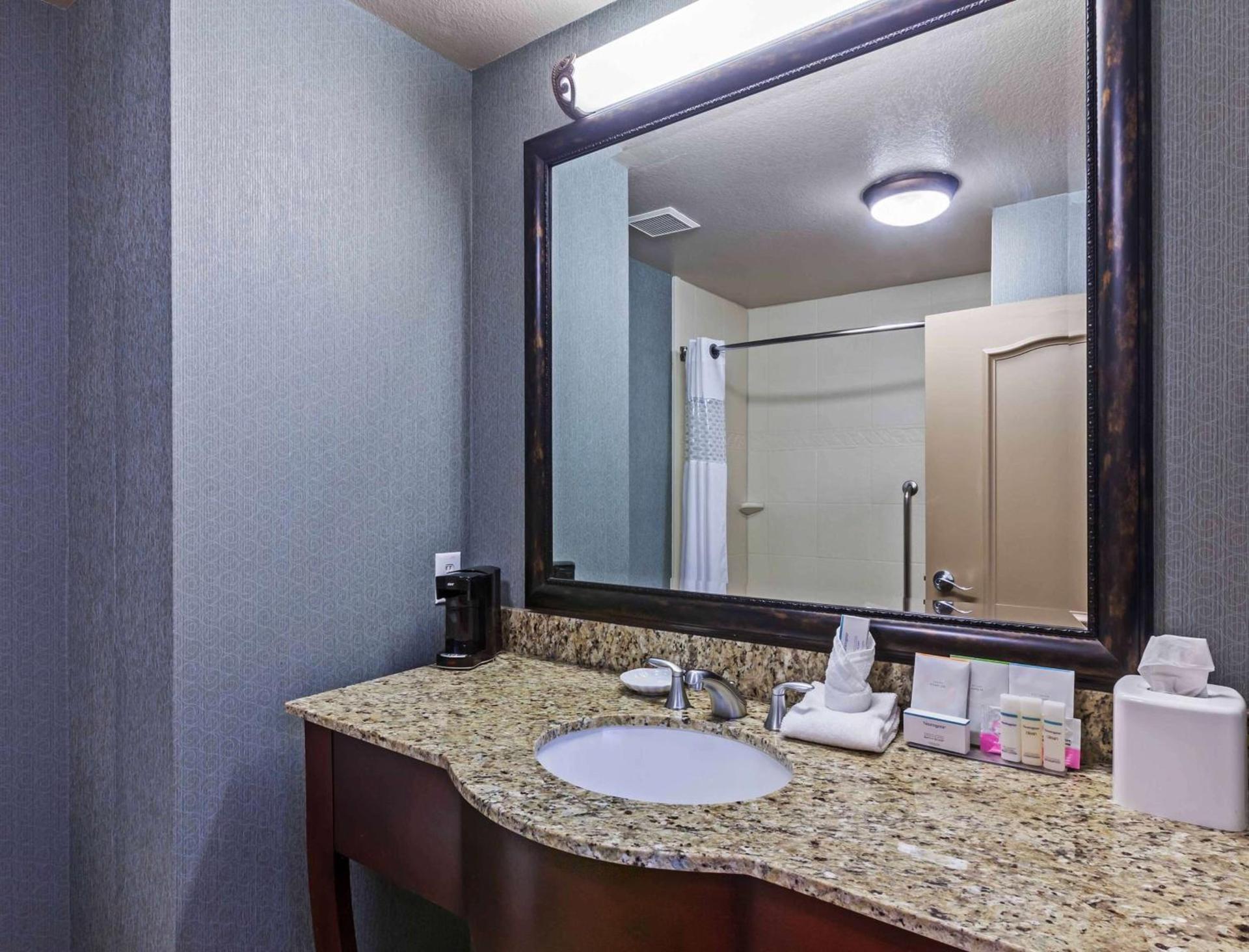 Hampton Inn and Suites Lake Jackson-Clute photo 20
