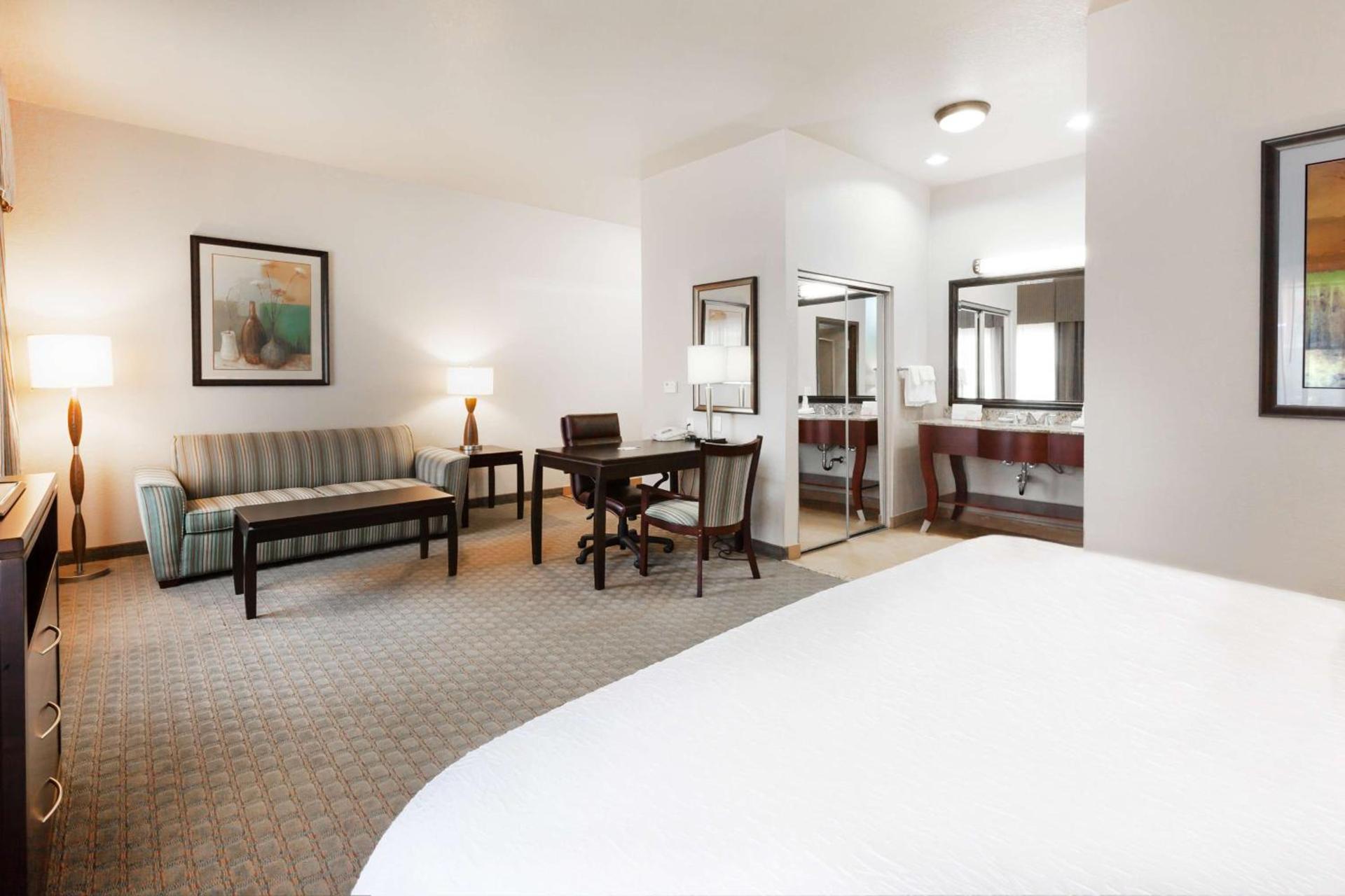 Hampton Inn and Suites Lake Jackson-Clute photo 31
