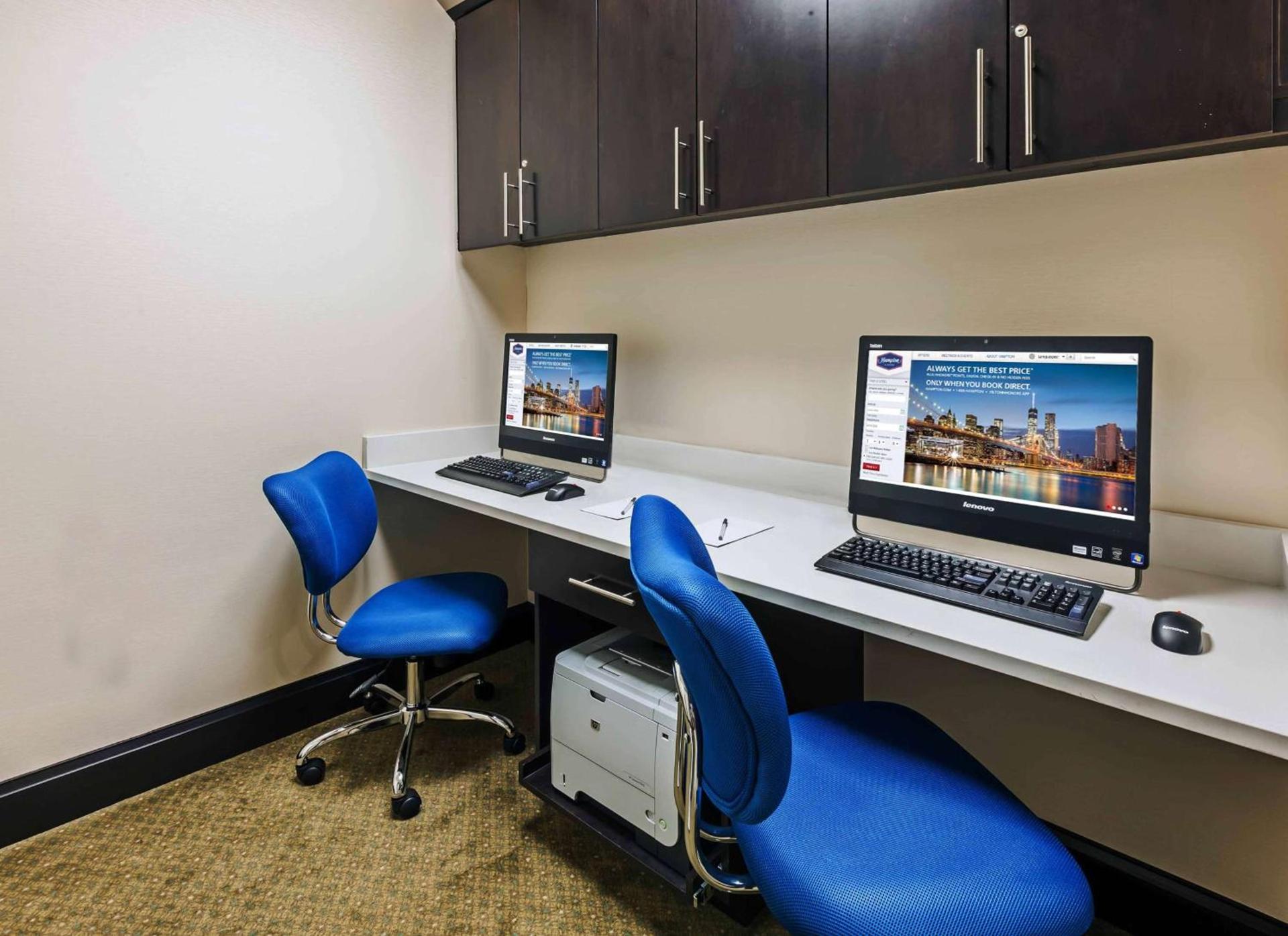 Hampton Inn and Suites Lake Jackson-Clute photo 34