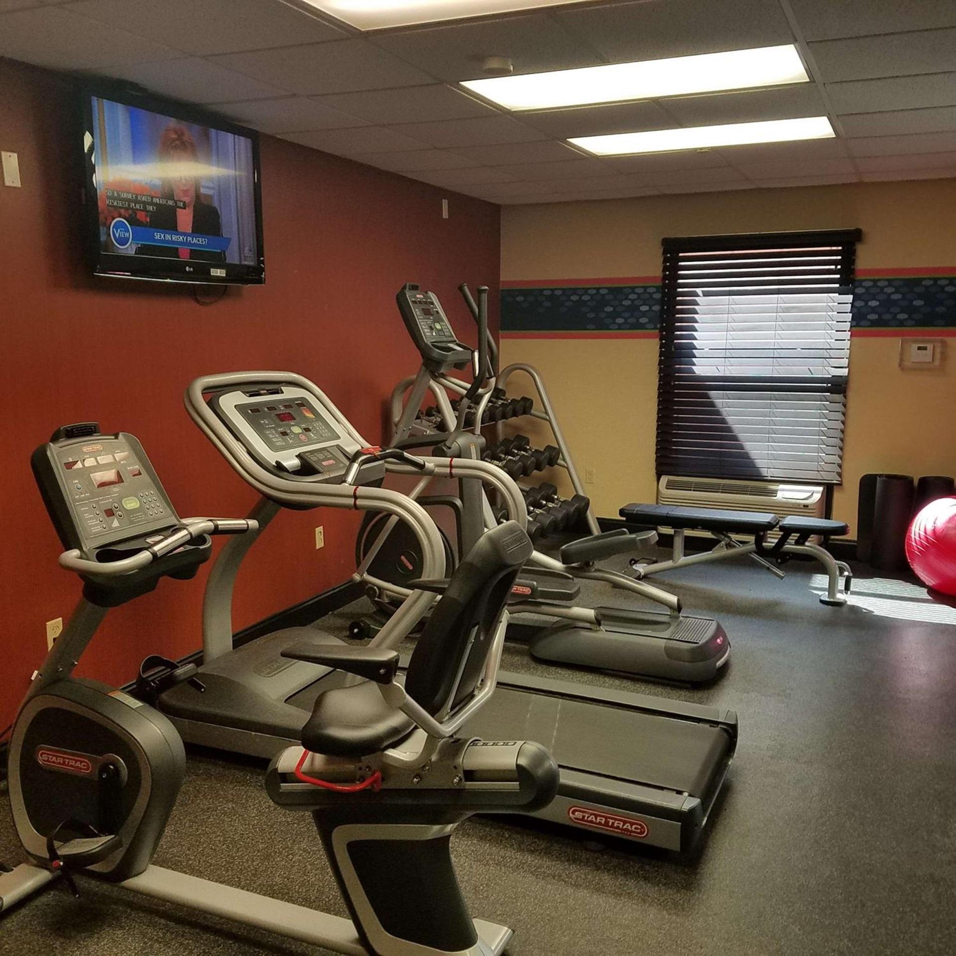 Hampton Inn & Suites Kansas City-Merriam photo 8