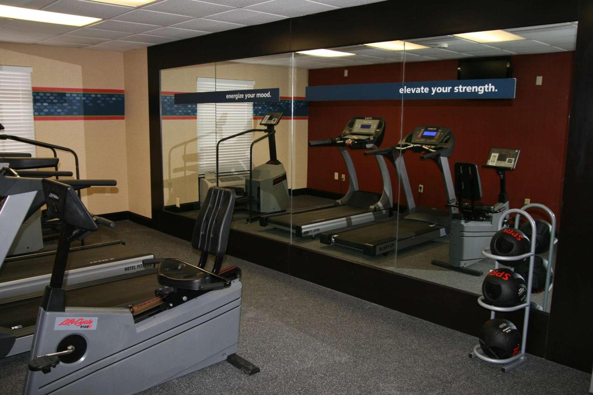 Hampton Inn & Suites Kansas City-Merriam photo 9