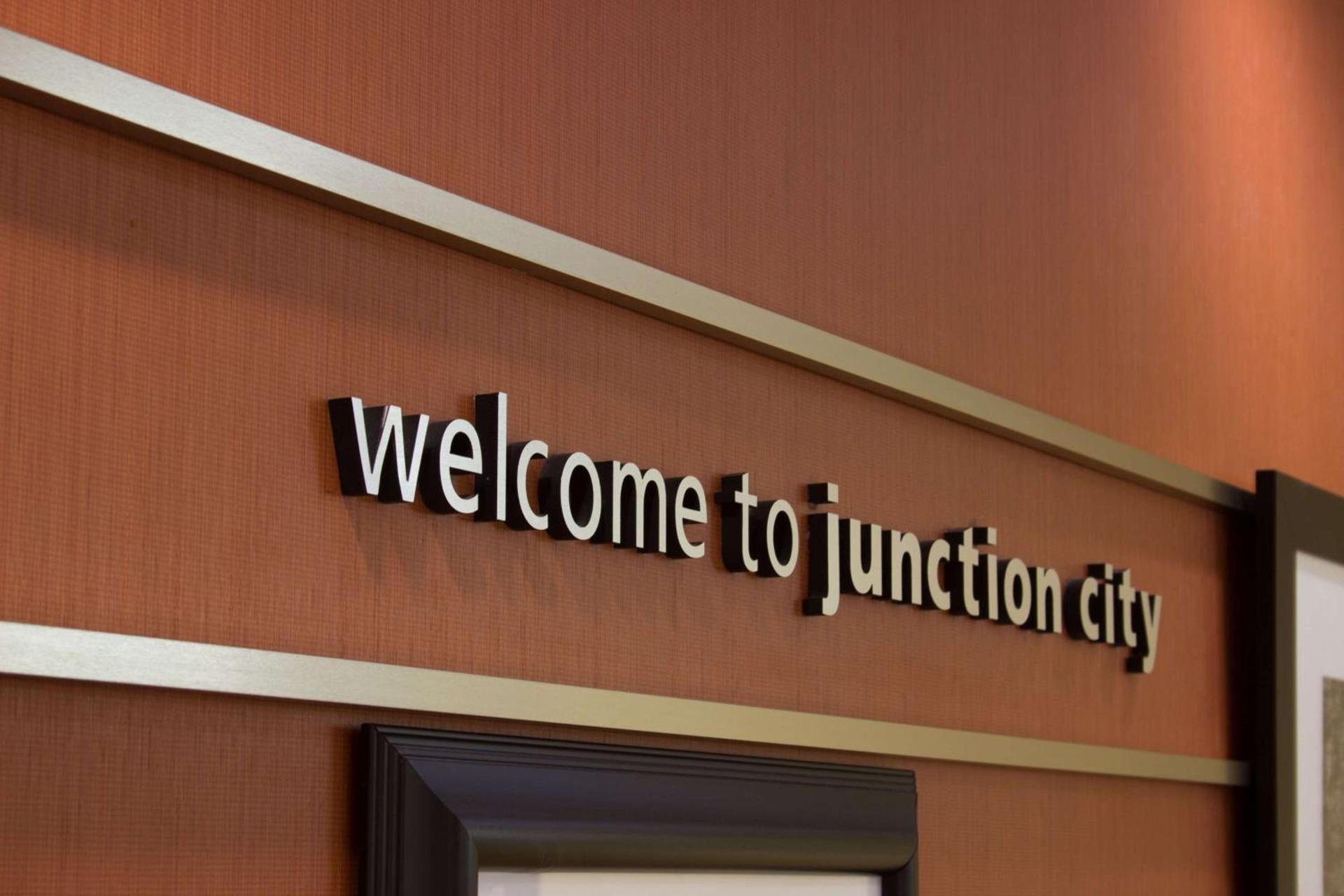 Hampton Inn Junction City photo 13