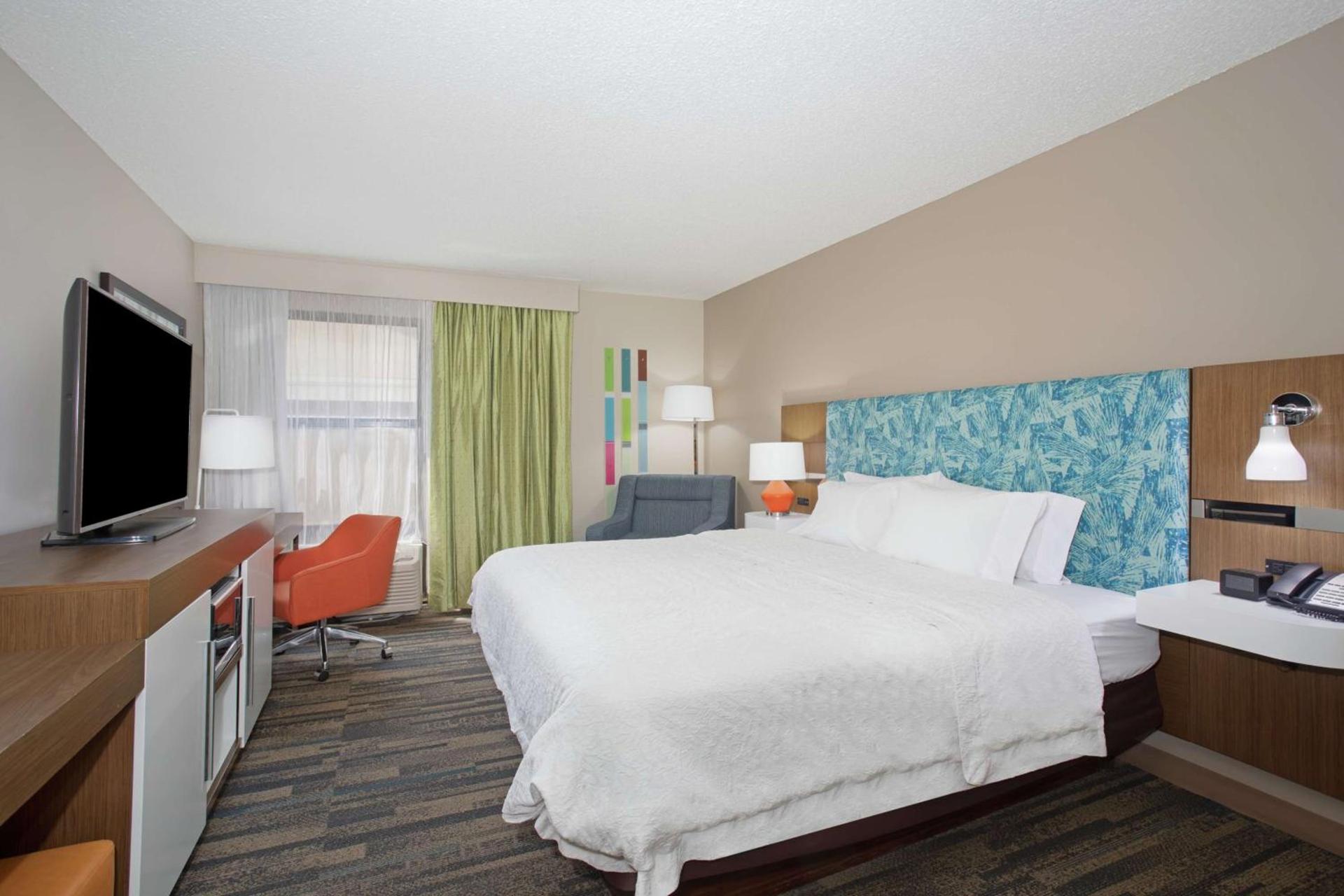 Hampton Inn & Suites Kansas City-Merriam photo 21