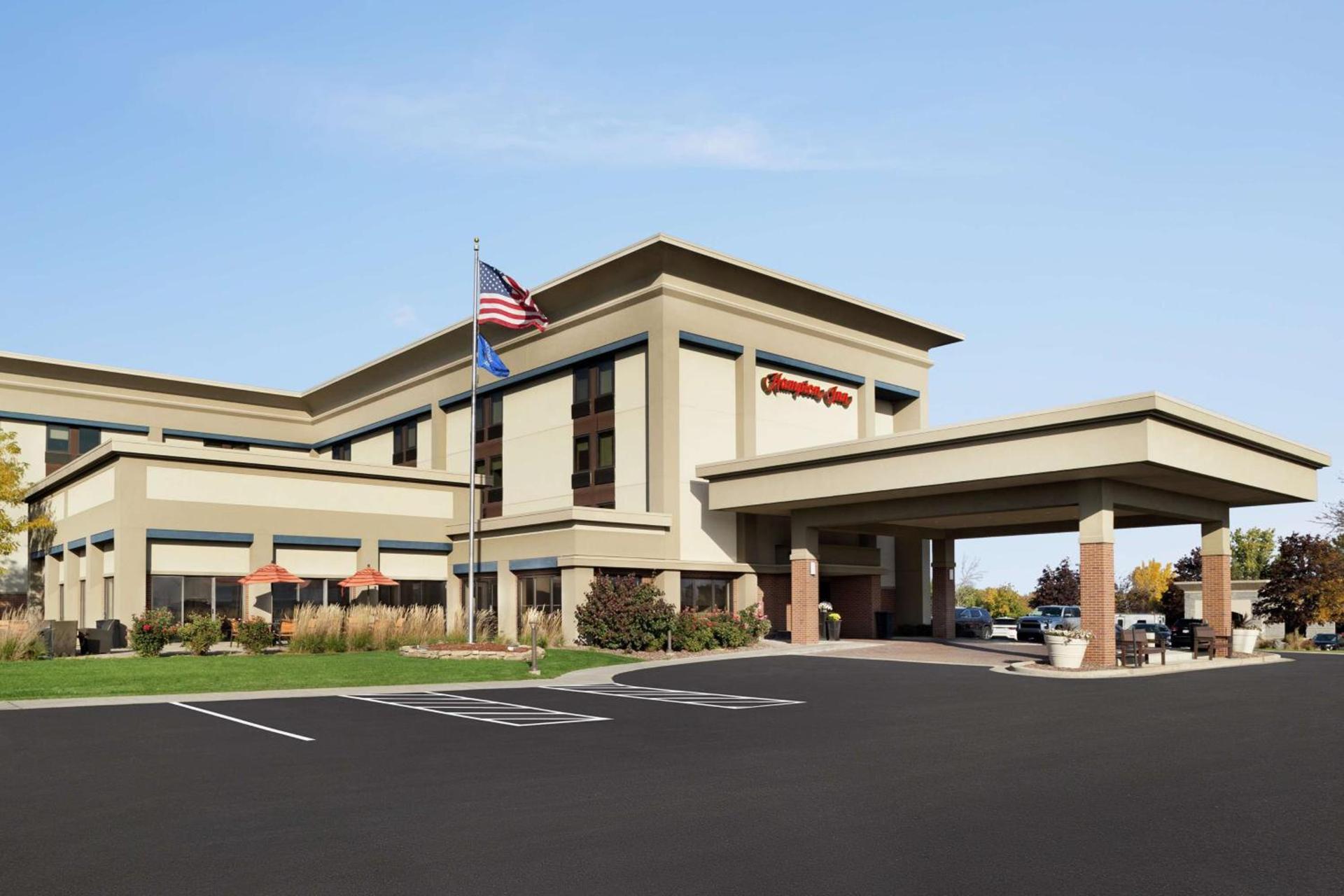 Hampton Inn Milwaukee Brookfield photo 1