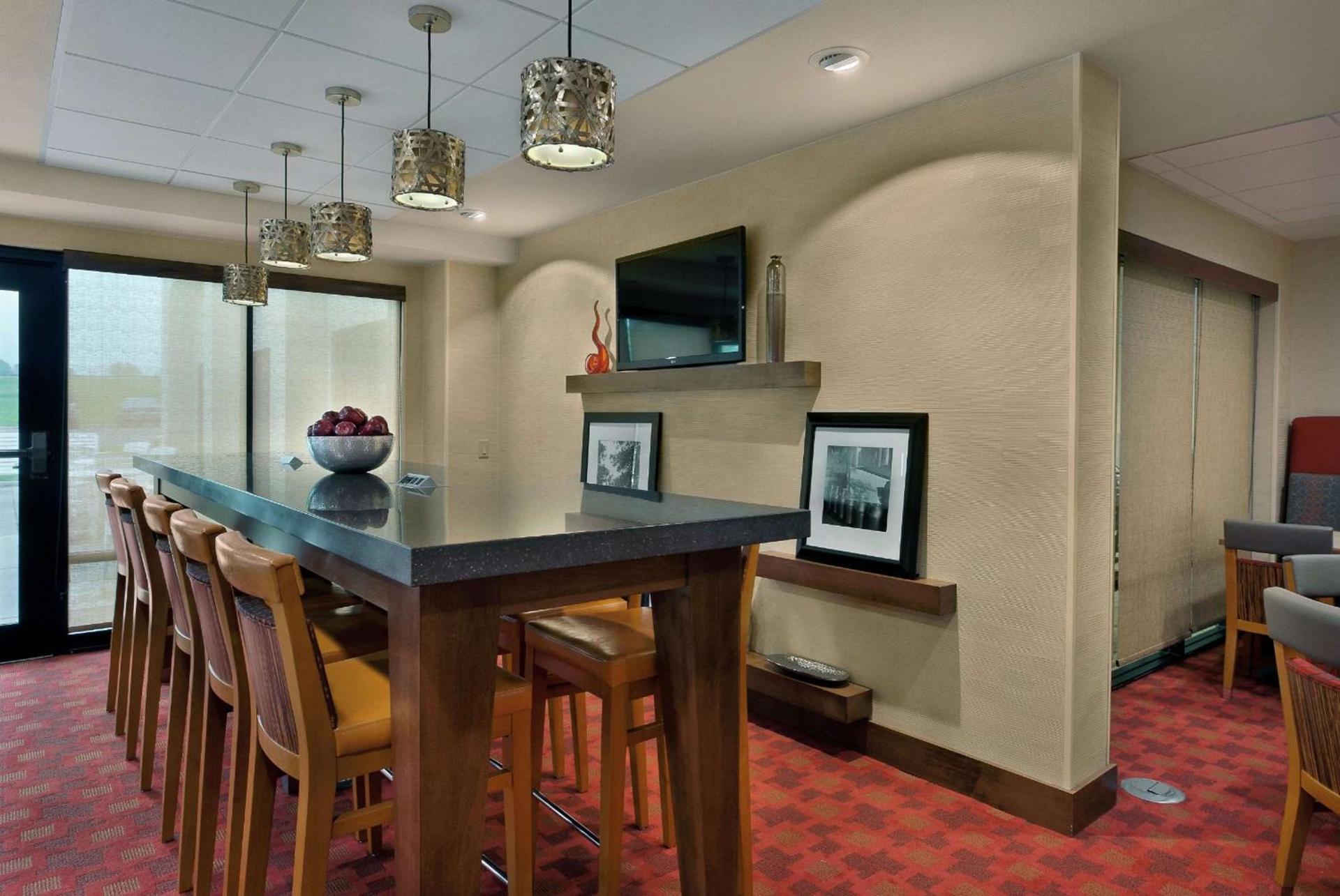 Hampton Inn Milwaukee Brookfield photo 5