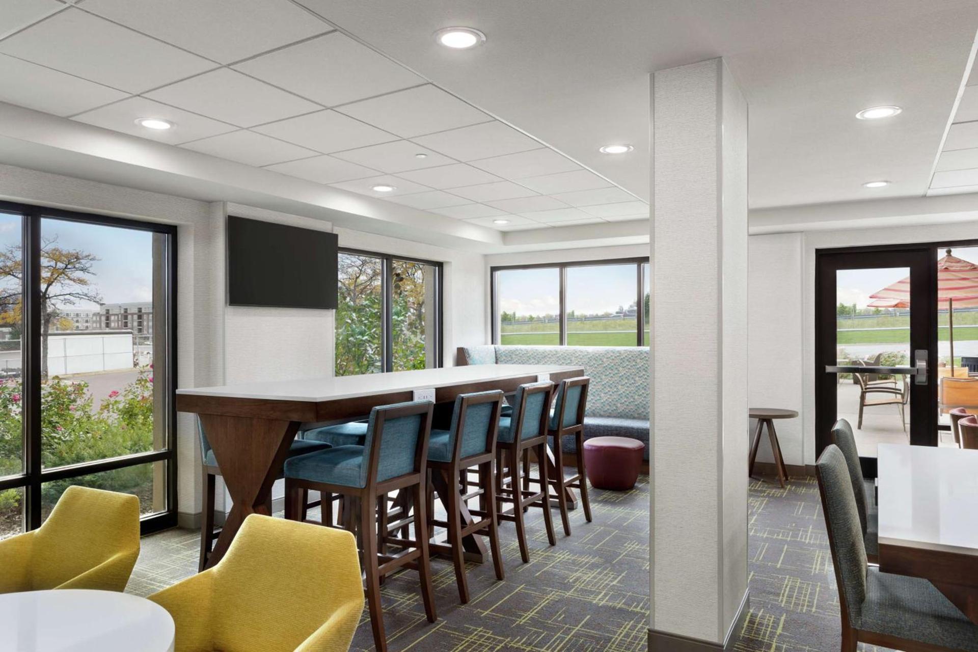 Hampton Inn Milwaukee Brookfield photo 6