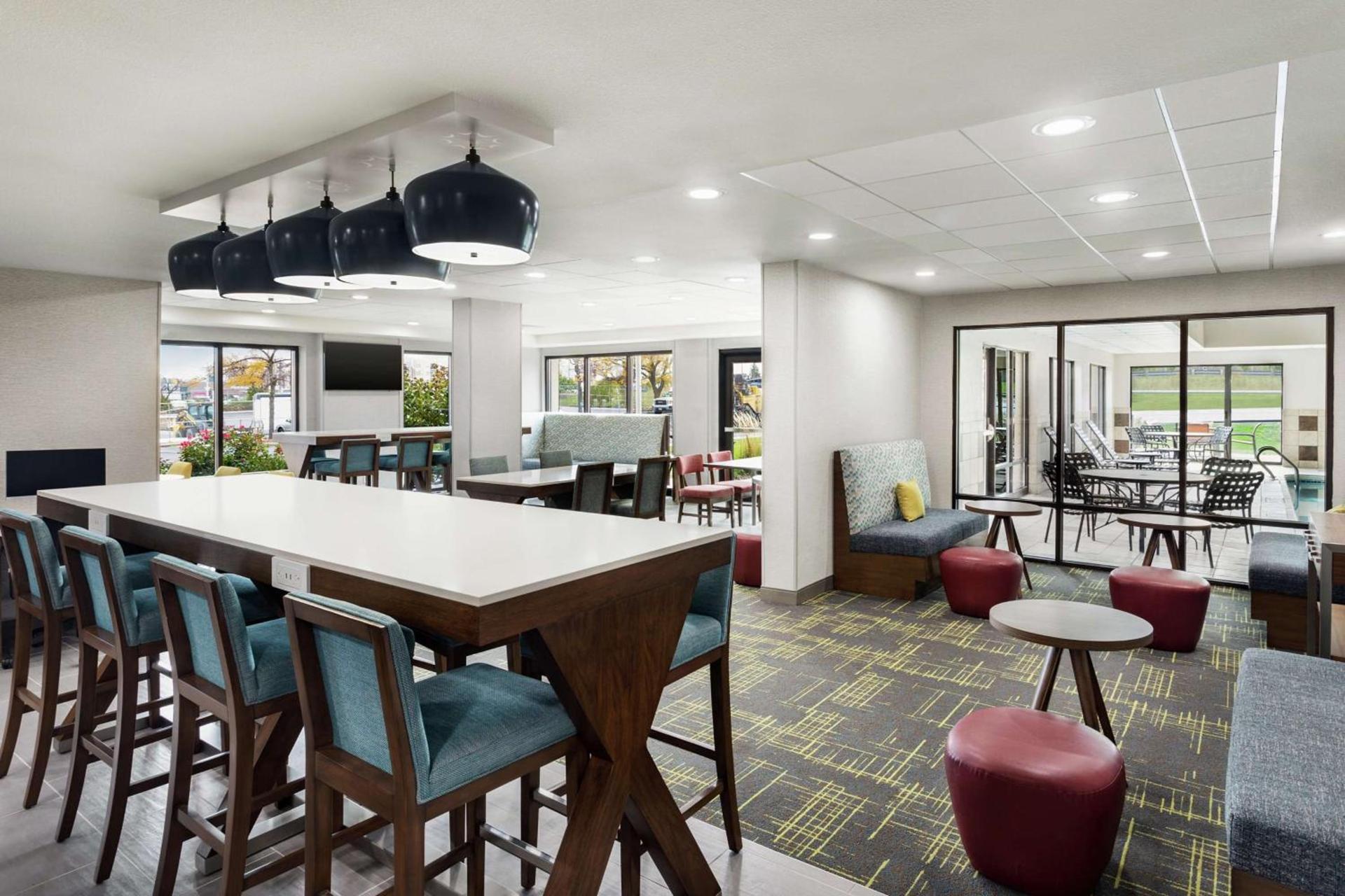 Hampton Inn Milwaukee Brookfield photo 8