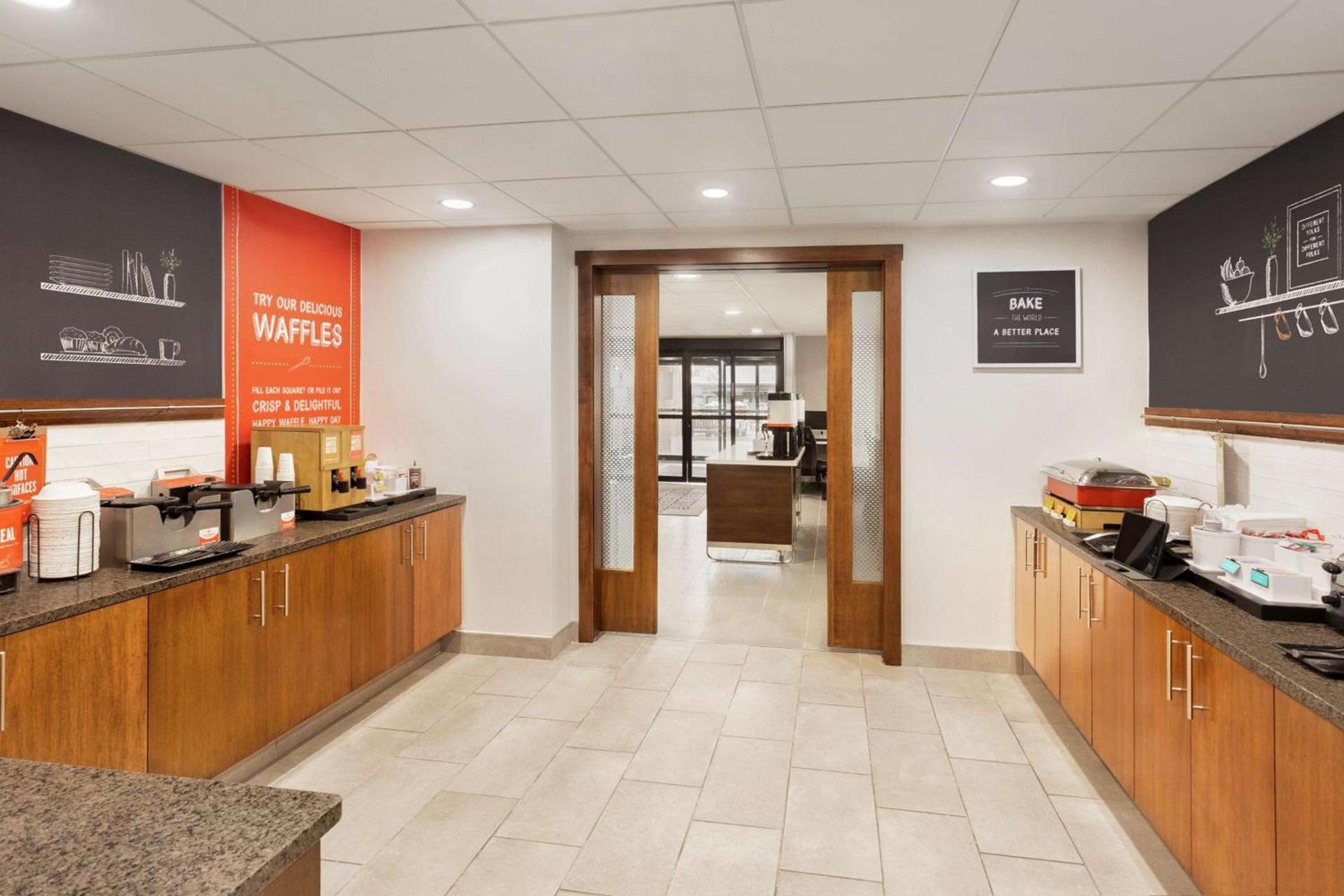 Hampton Inn Milwaukee Brookfield photo 19