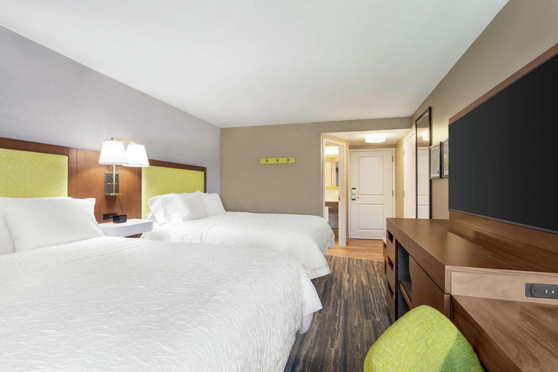 Hampton Inn Milwaukee Brookfield photo 35