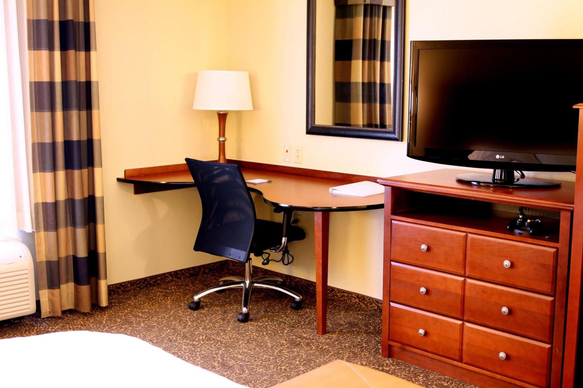 Hampton Inn & Suites Paducah photo 31