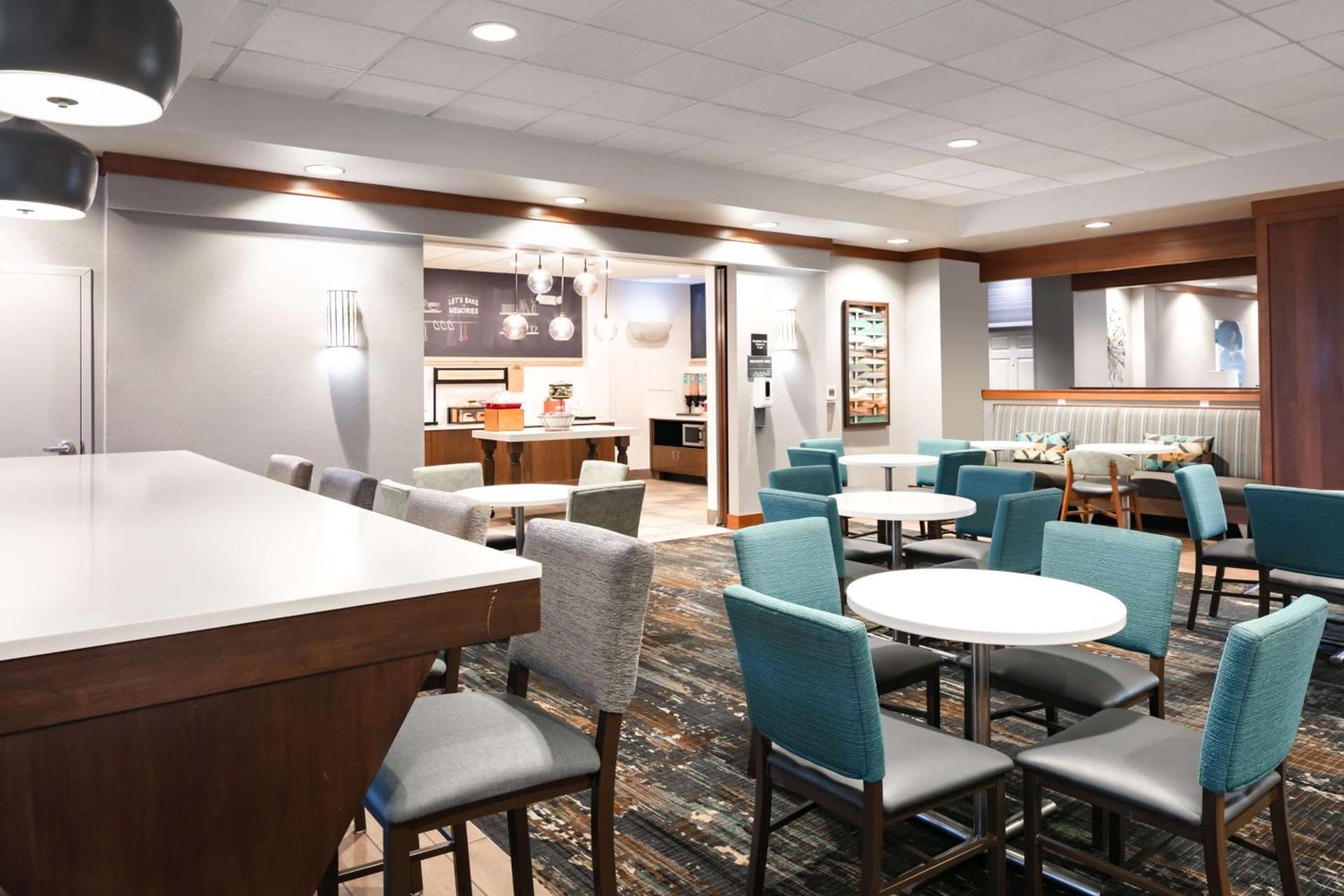 Hampton Inn Council Bluffs photo 8