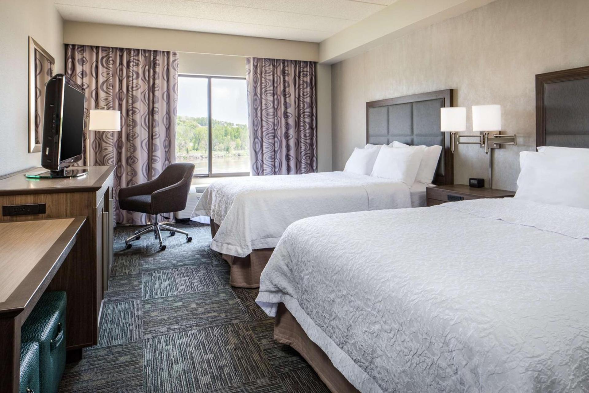 Hampton Inn Council Bluffs photo 15